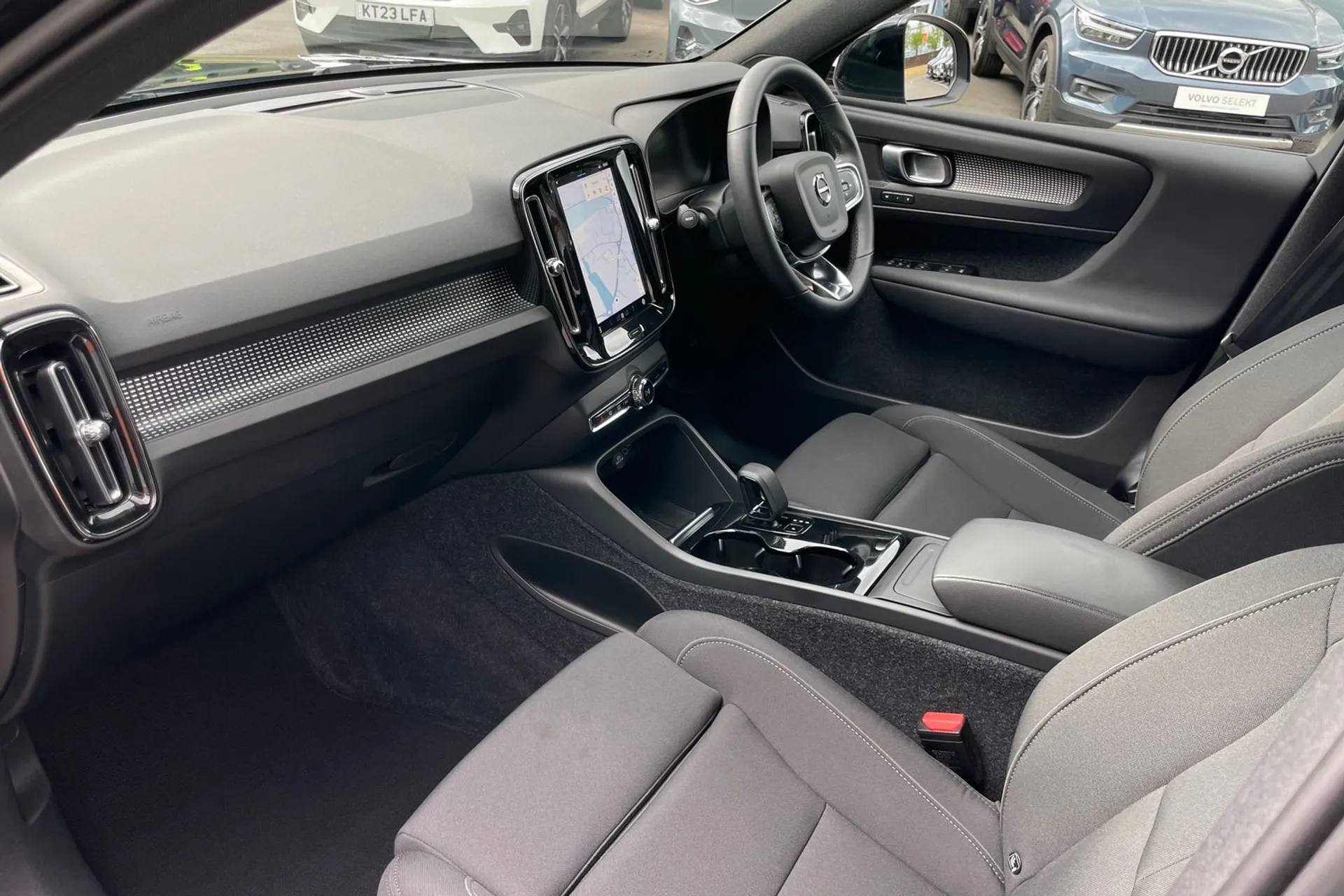 Volvo XC40 thumbnail image number 26
