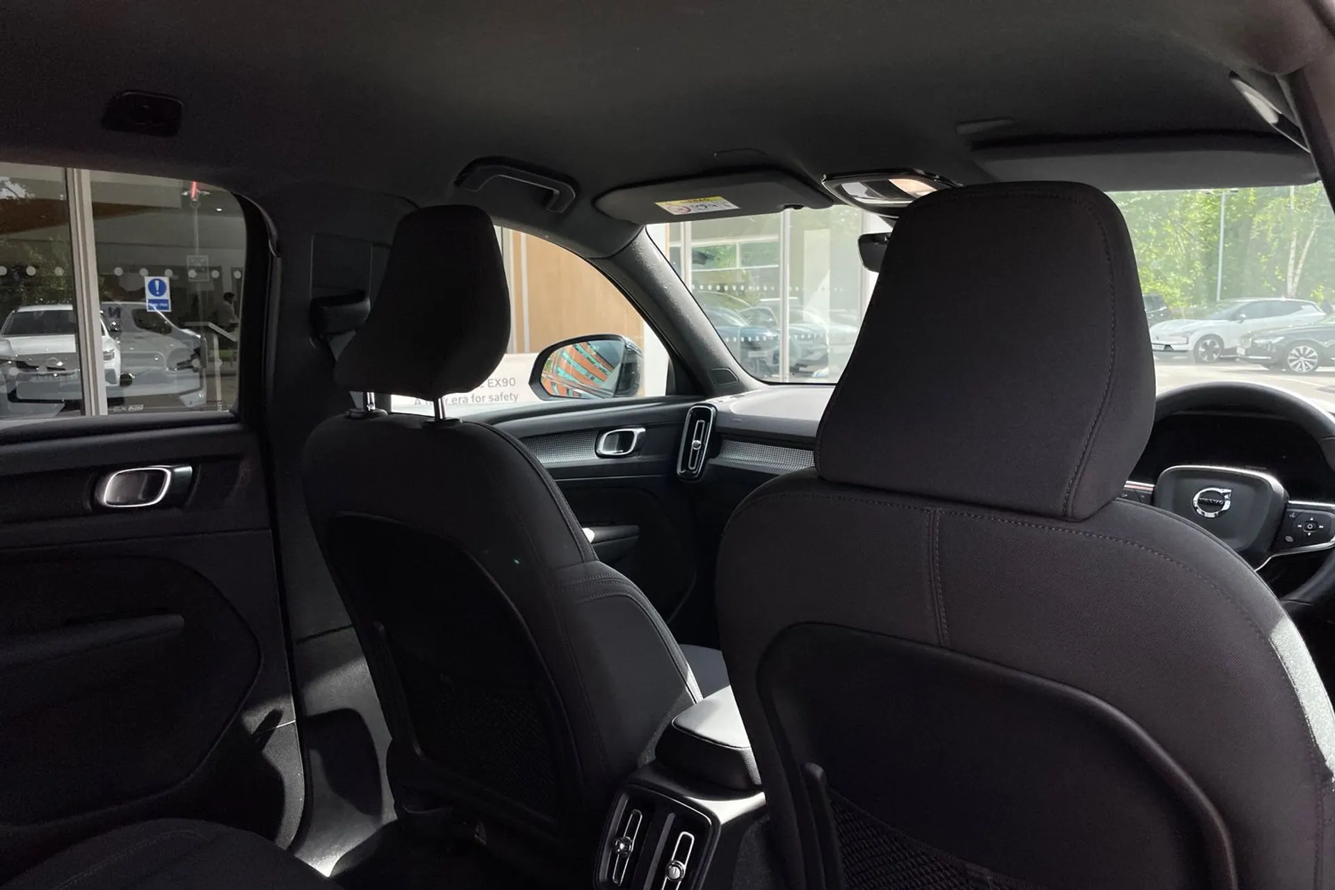 Volvo XC40 thumbnail image number 23