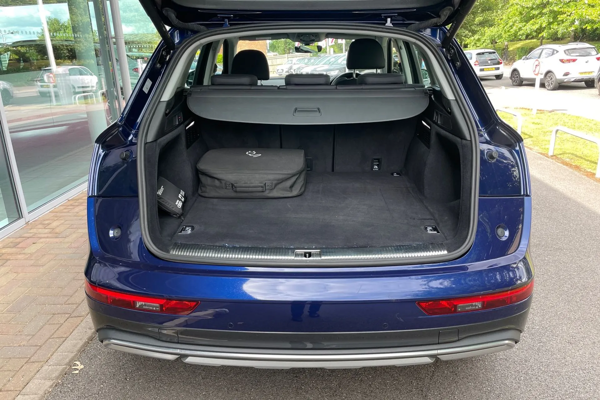 Audi Q5 thumbnail image number 18
