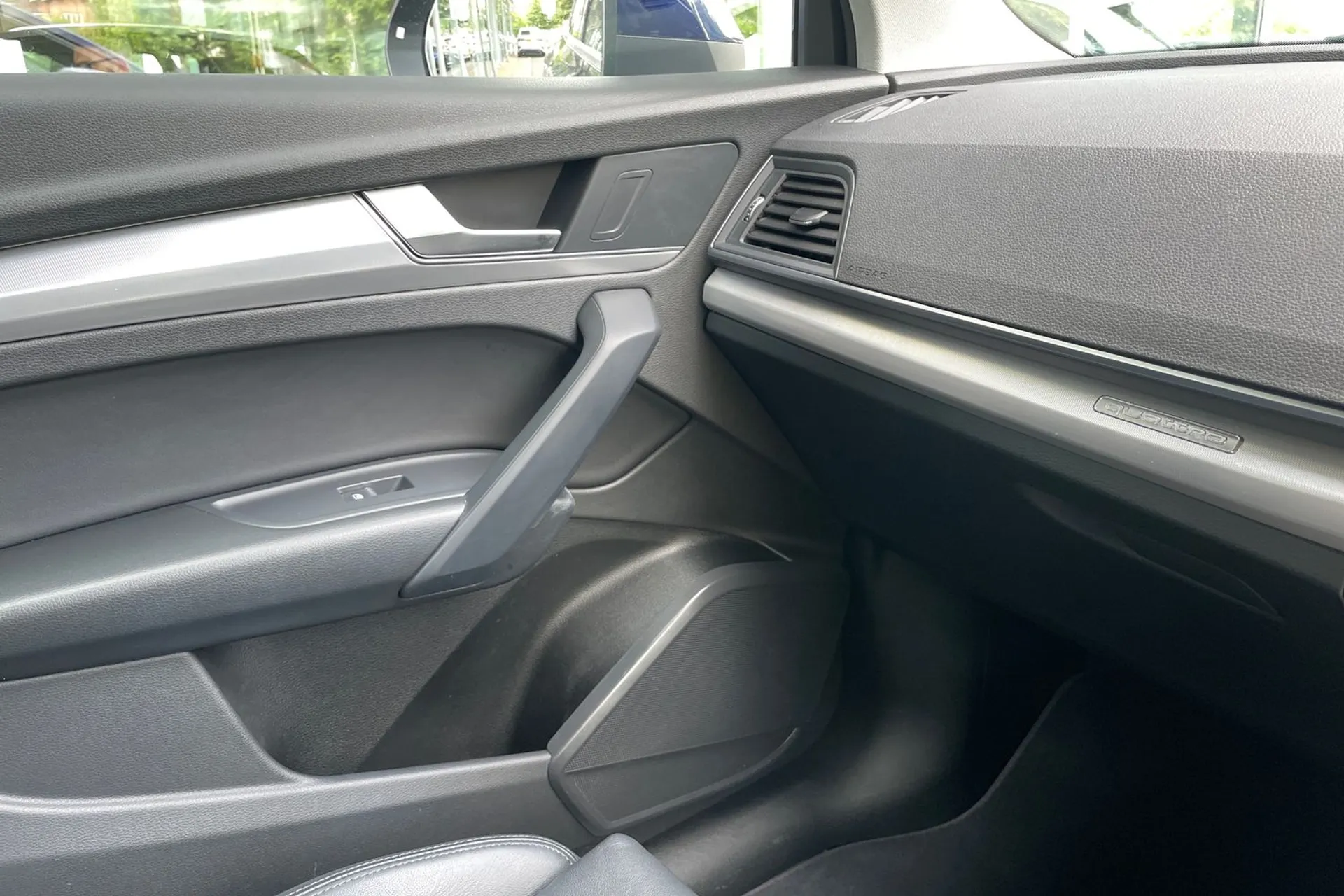 Audi Q5 thumbnail image number 39