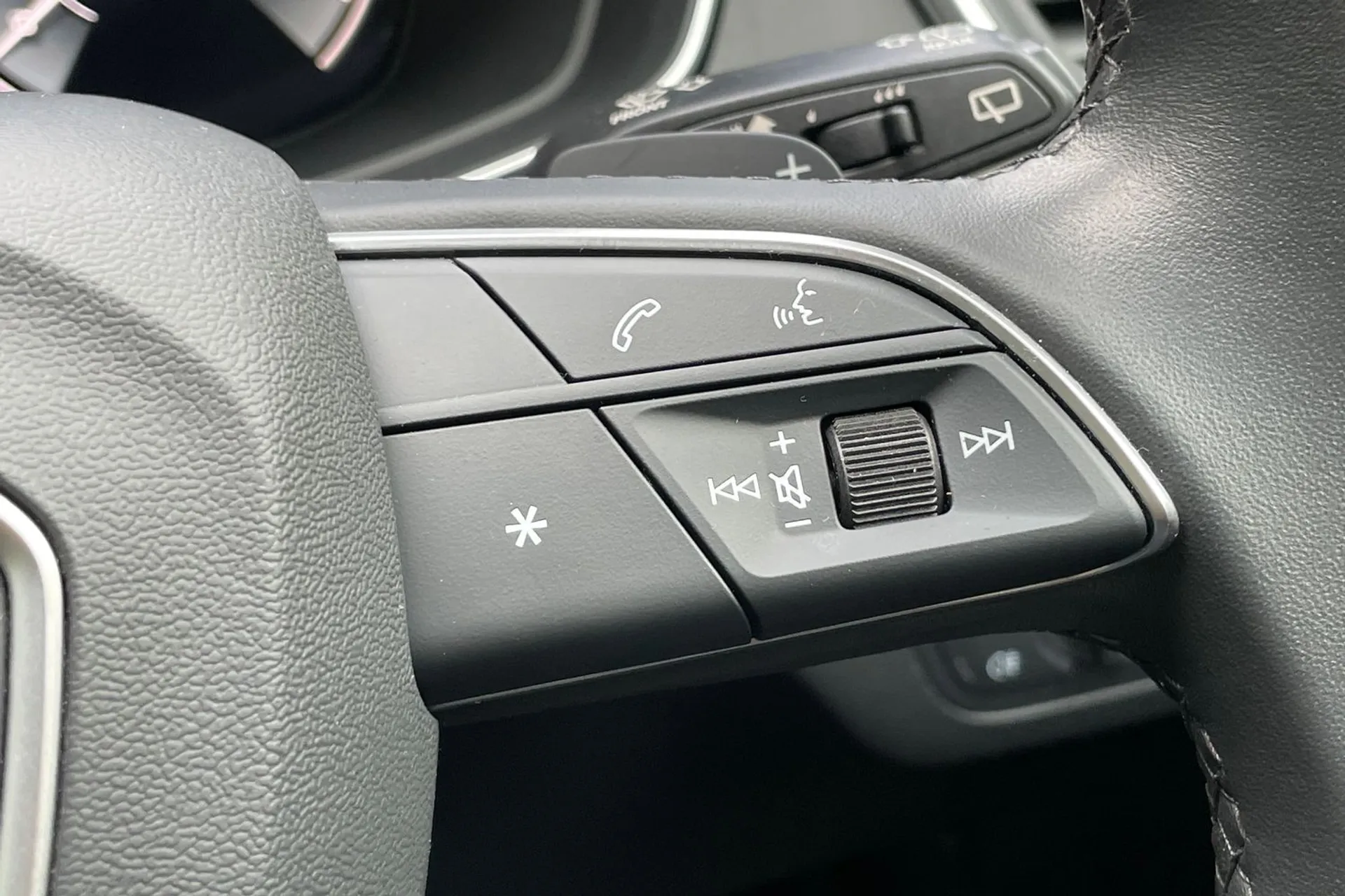 Audi Q5 thumbnail image number 36