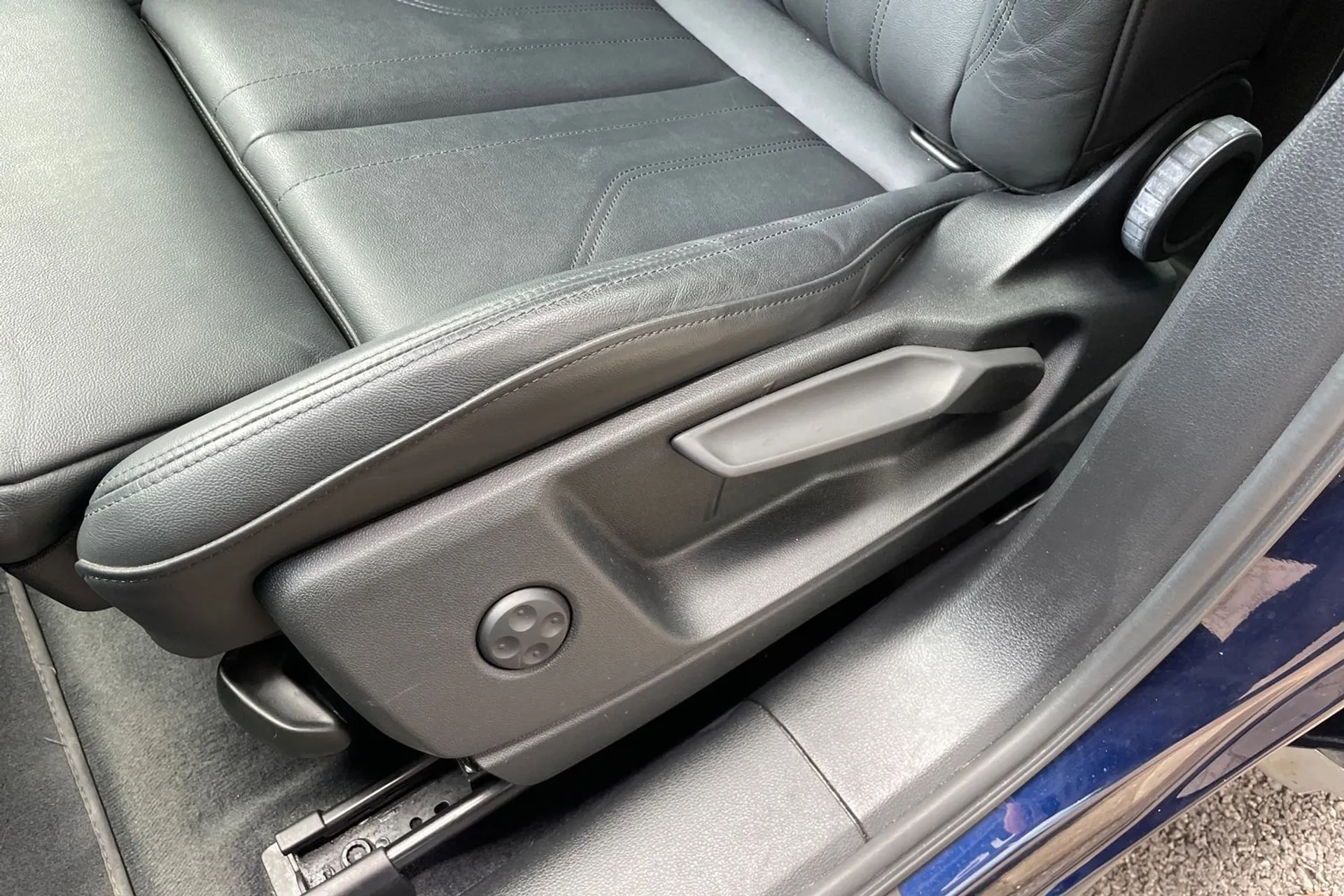 Audi Q5 thumbnail image number 28