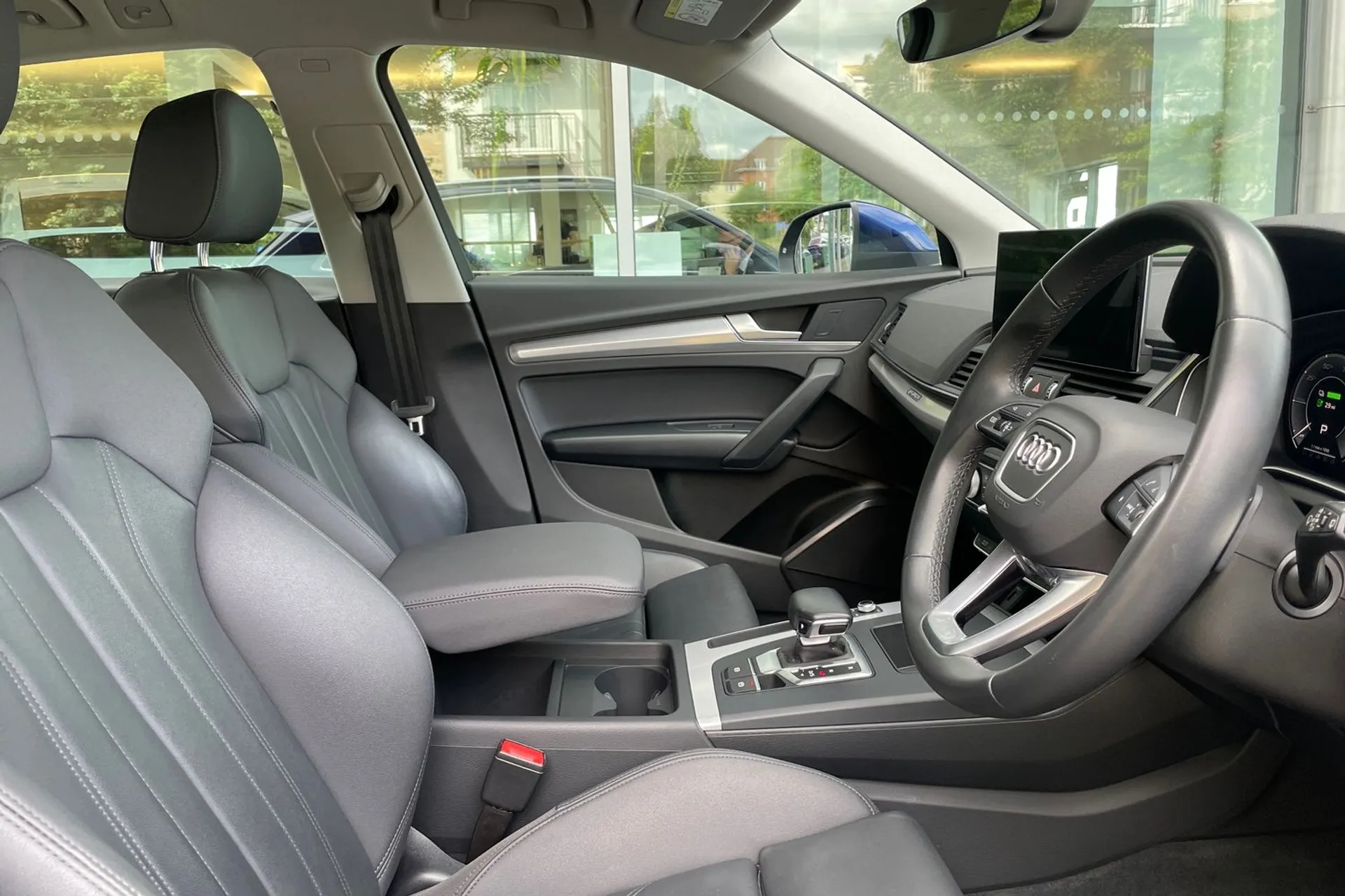 Audi Q5 thumbnail image number 24