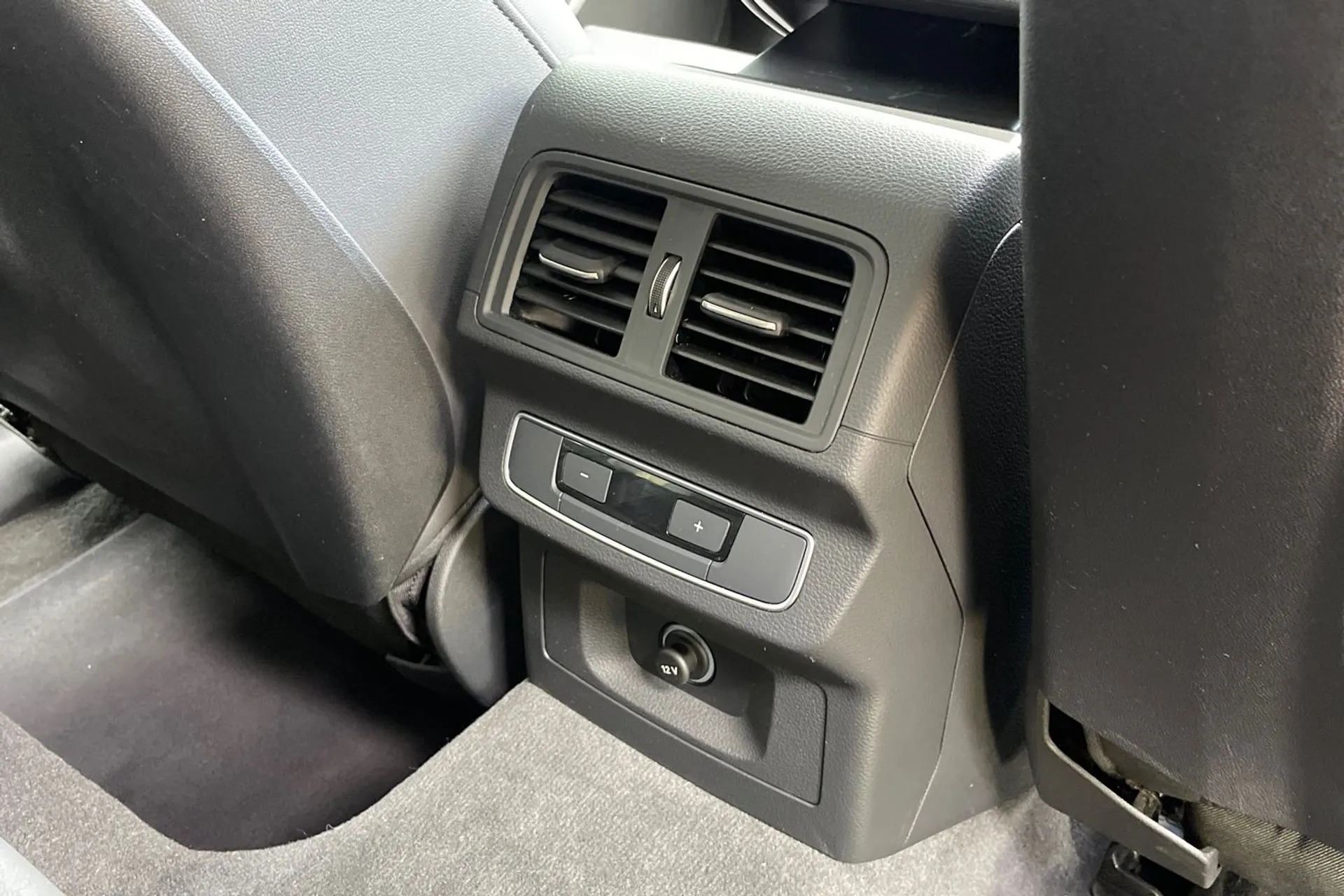 Audi Q5 thumbnail image number 45