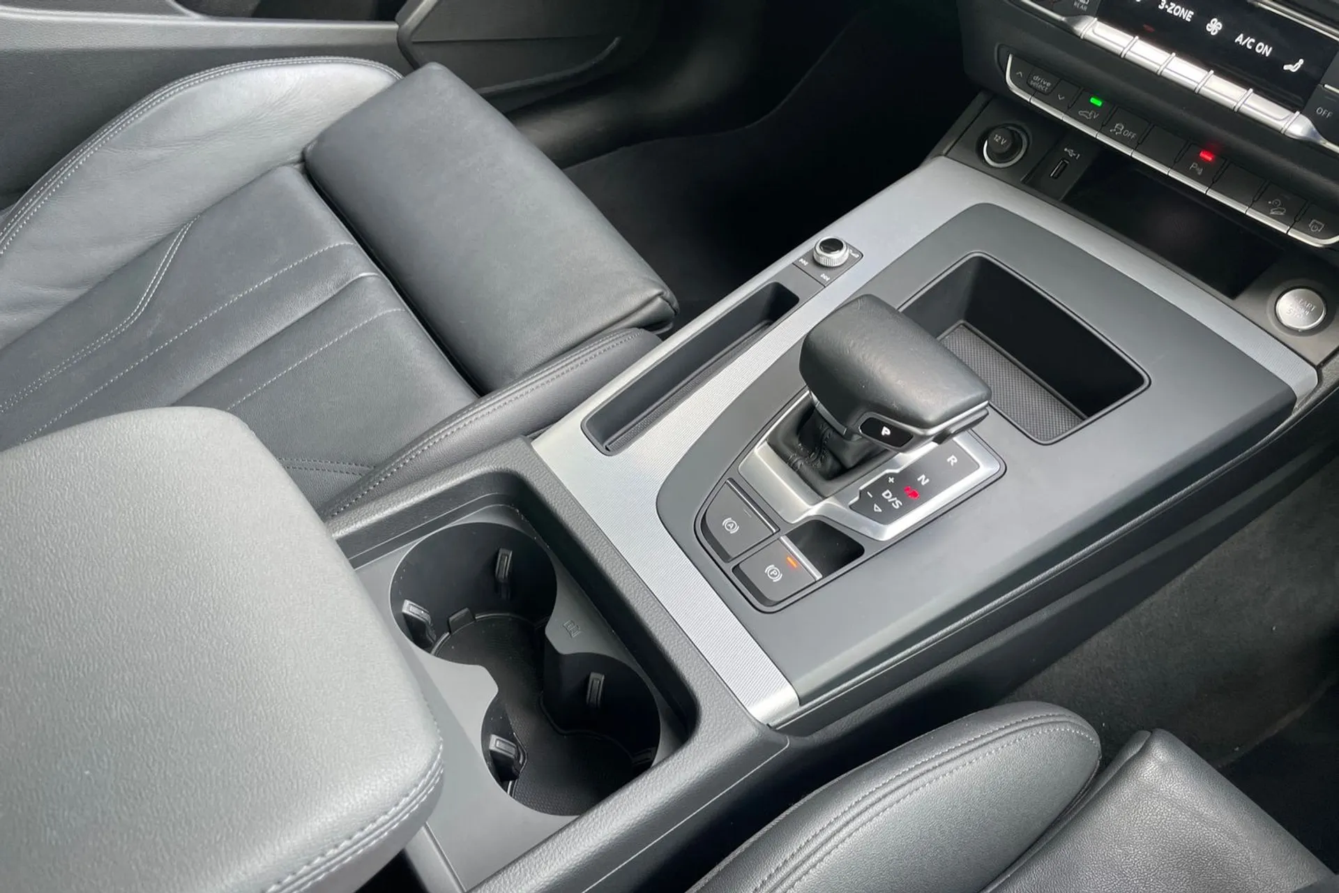 Audi Q5 thumbnail image number 40