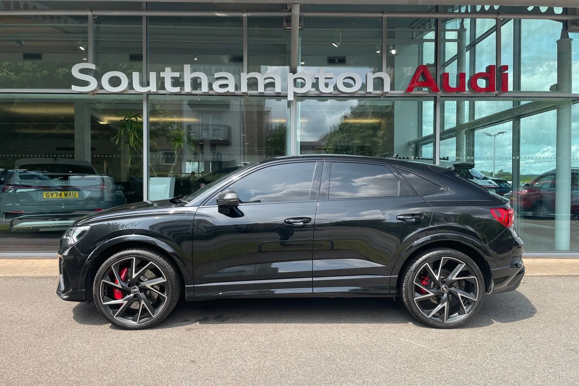 Audi RS Q3 thumbnail image number 10