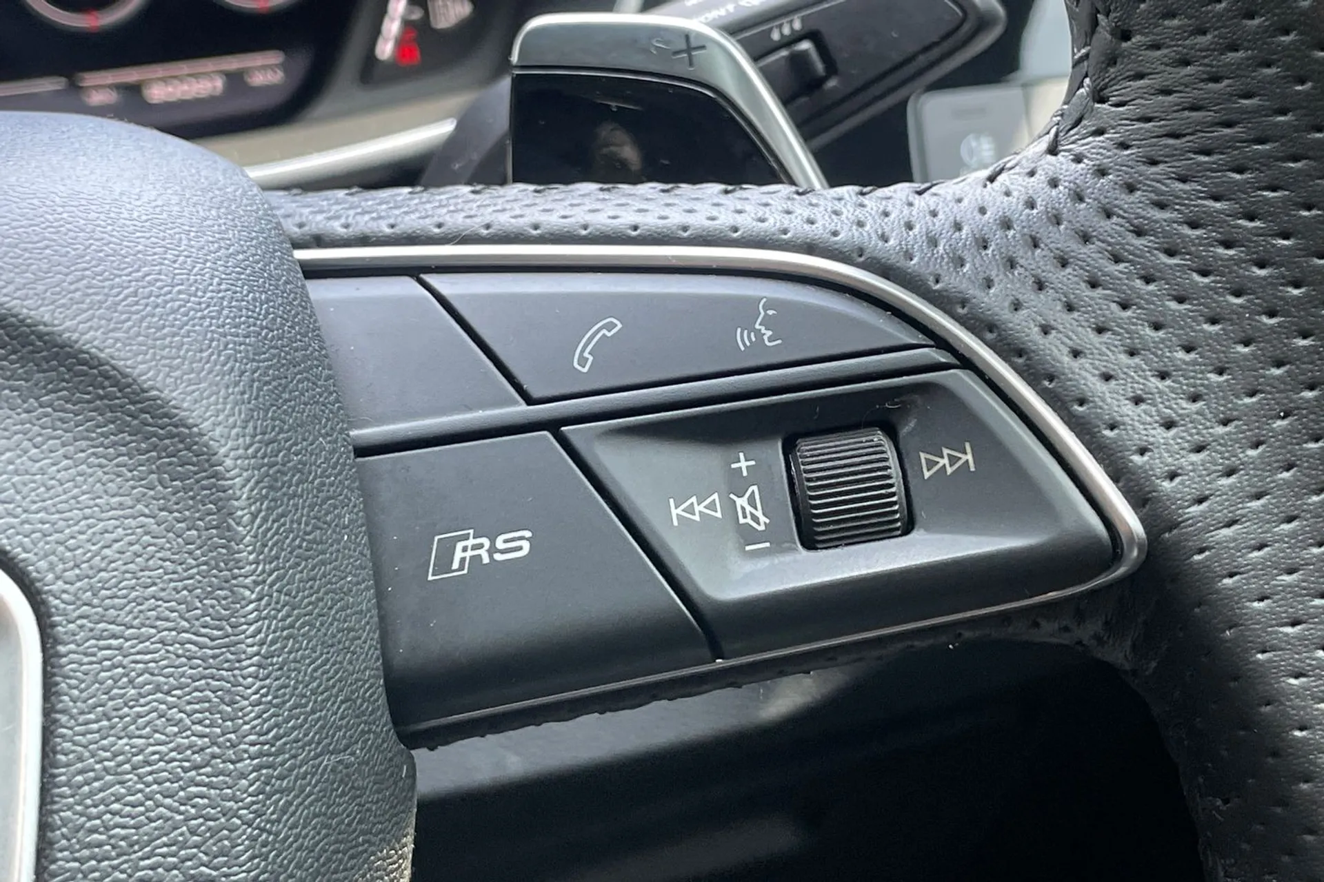 Audi RS Q3 thumbnail image number 36