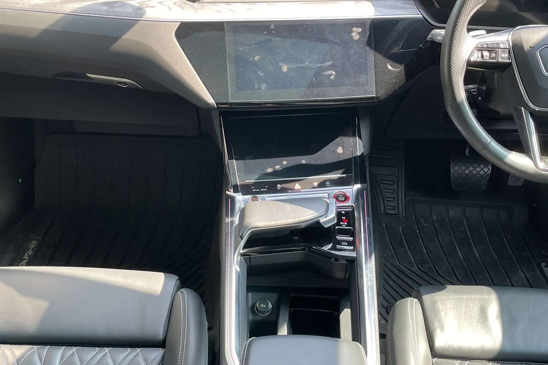 Audi e-tron thumbnail image number 34