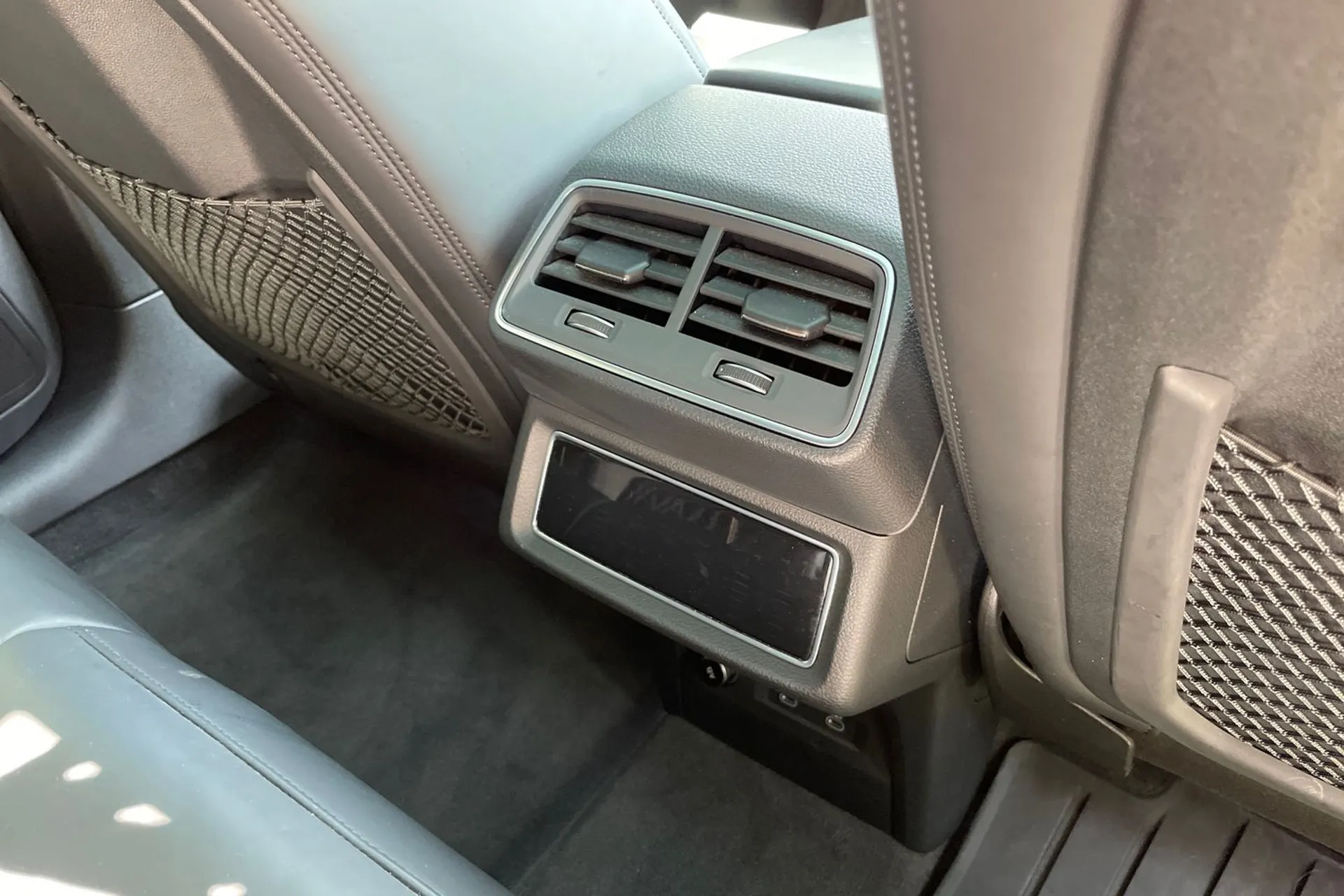Audi e-tron thumbnail image number 46