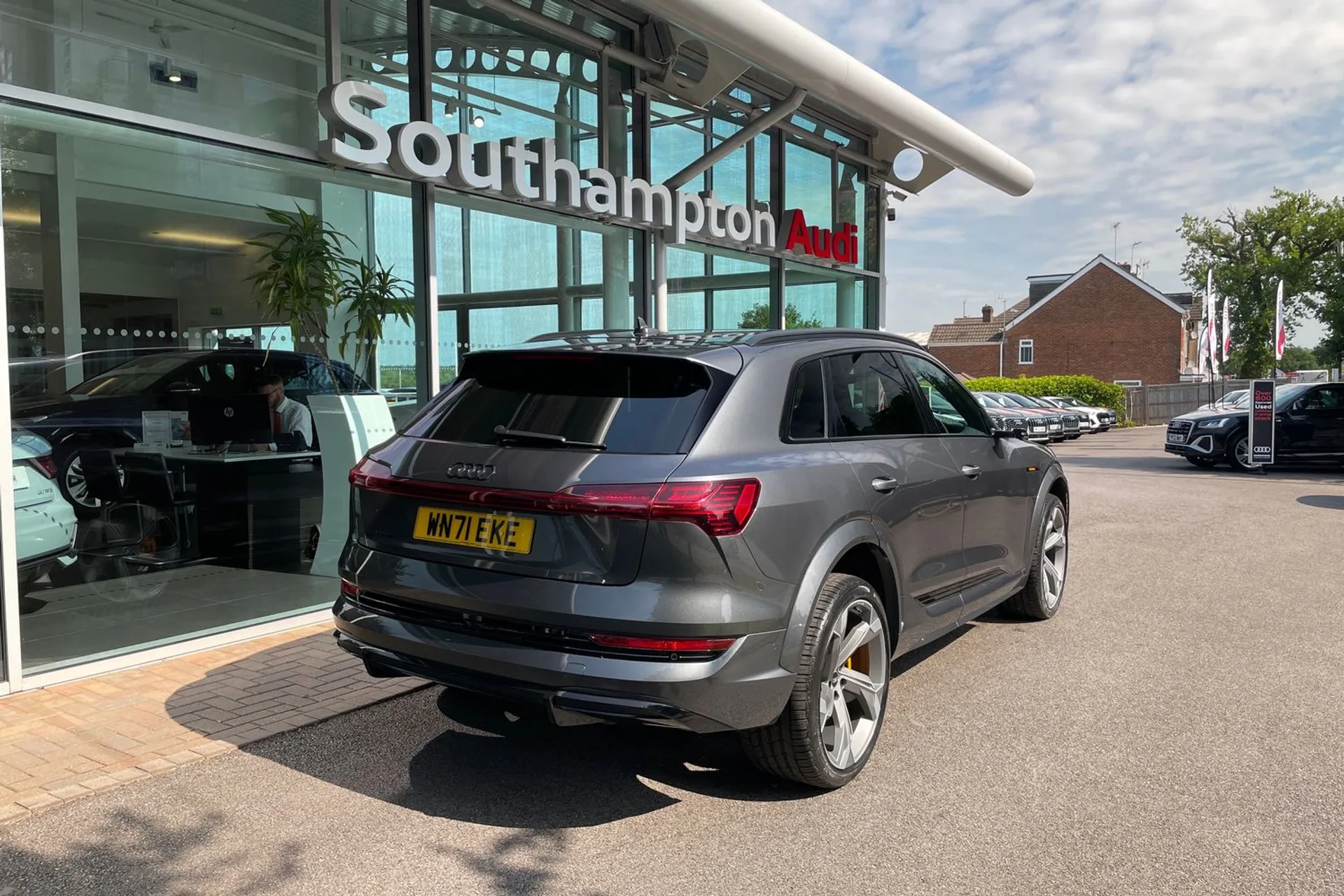 Audi e-tron thumbnail image number 5