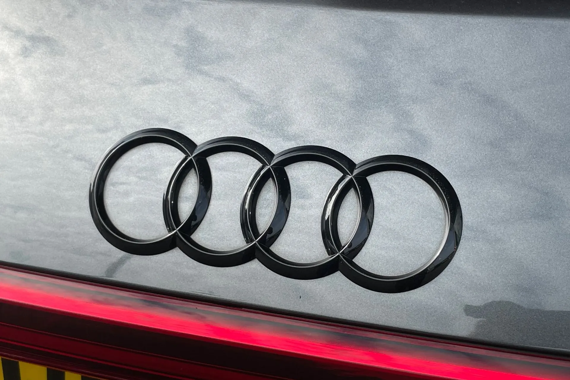 Audi e-tron thumbnail image number 50