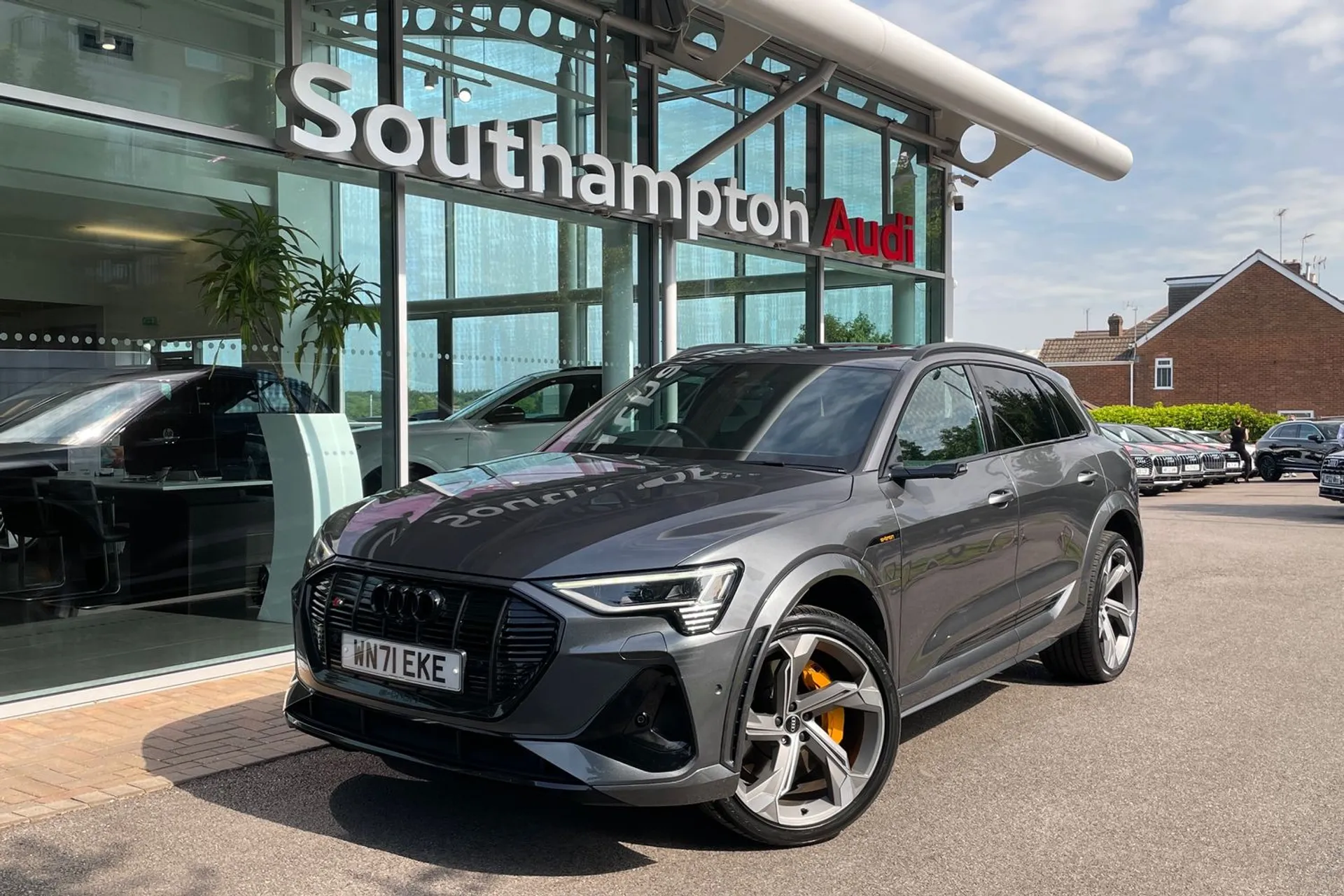 Audi e-tron thumbnail image number 9