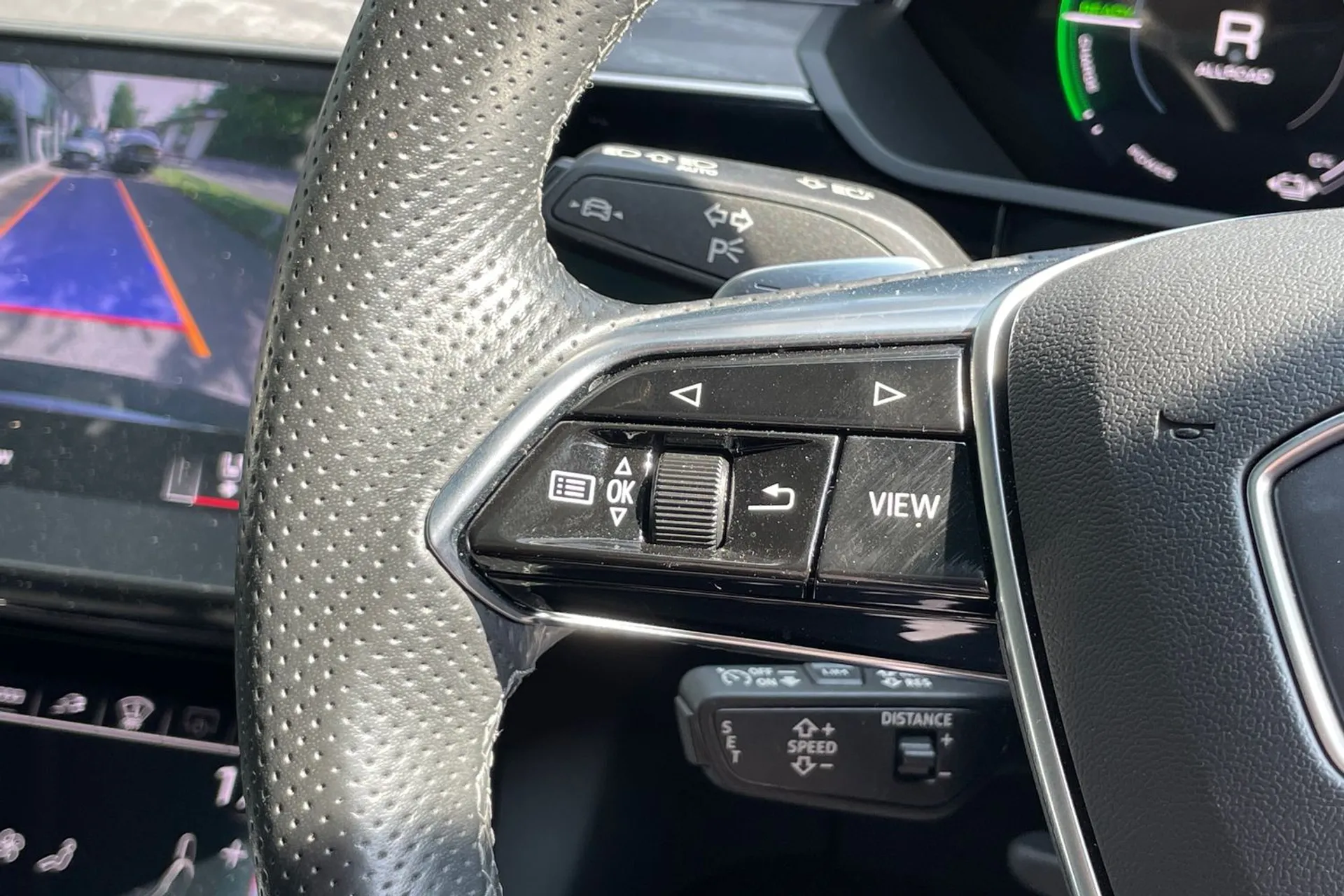 Audi e-tron thumbnail image number 58