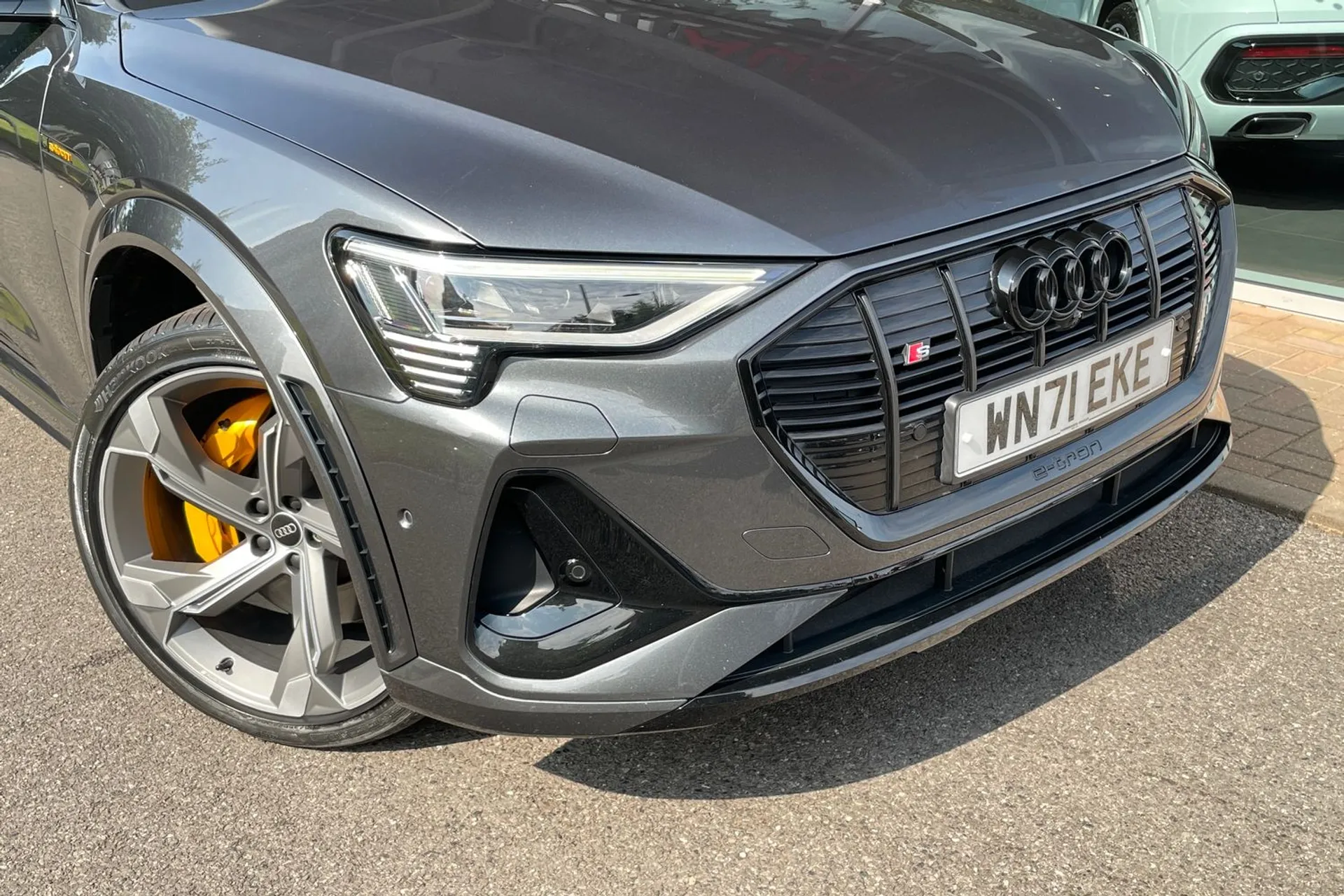 Audi e-tron thumbnail image number 15
