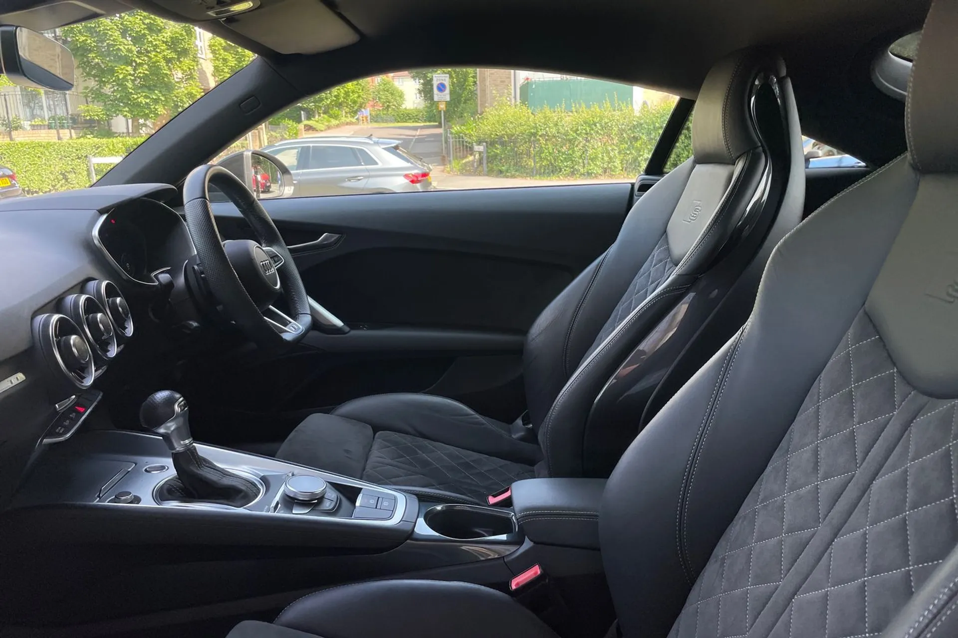 Audi TT thumbnail image number 27