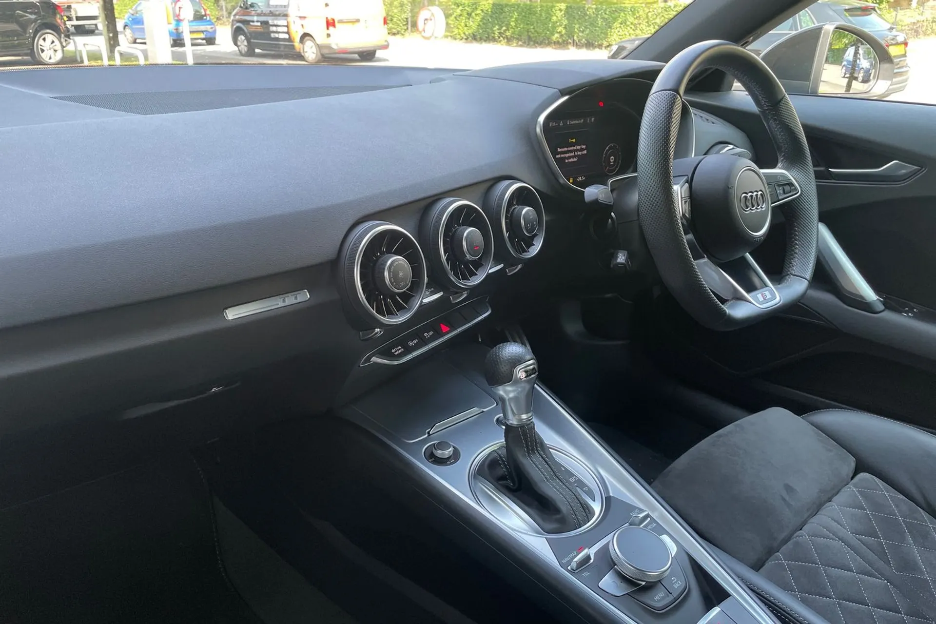 Audi TT thumbnail image number 26
