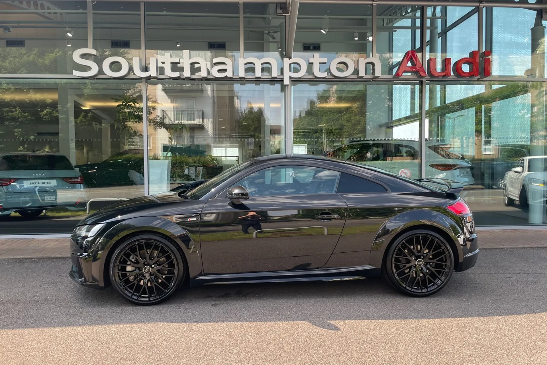 Audi TT thumbnail image number 8