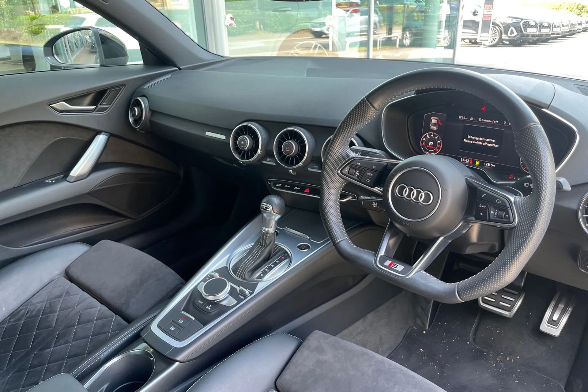 Audi TT thumbnail image number 25