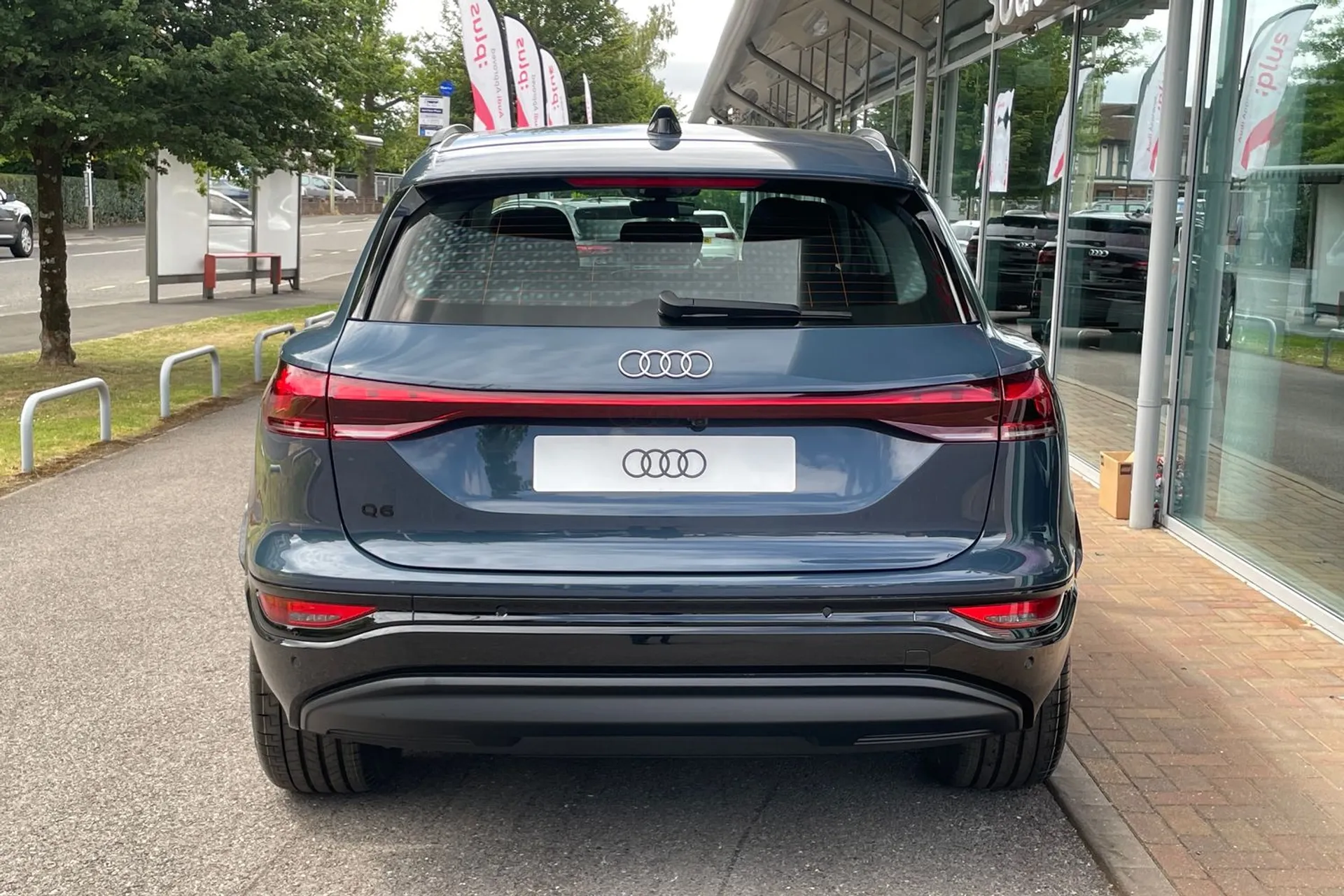 Audi Q6 e-tron thumbnail image number 6