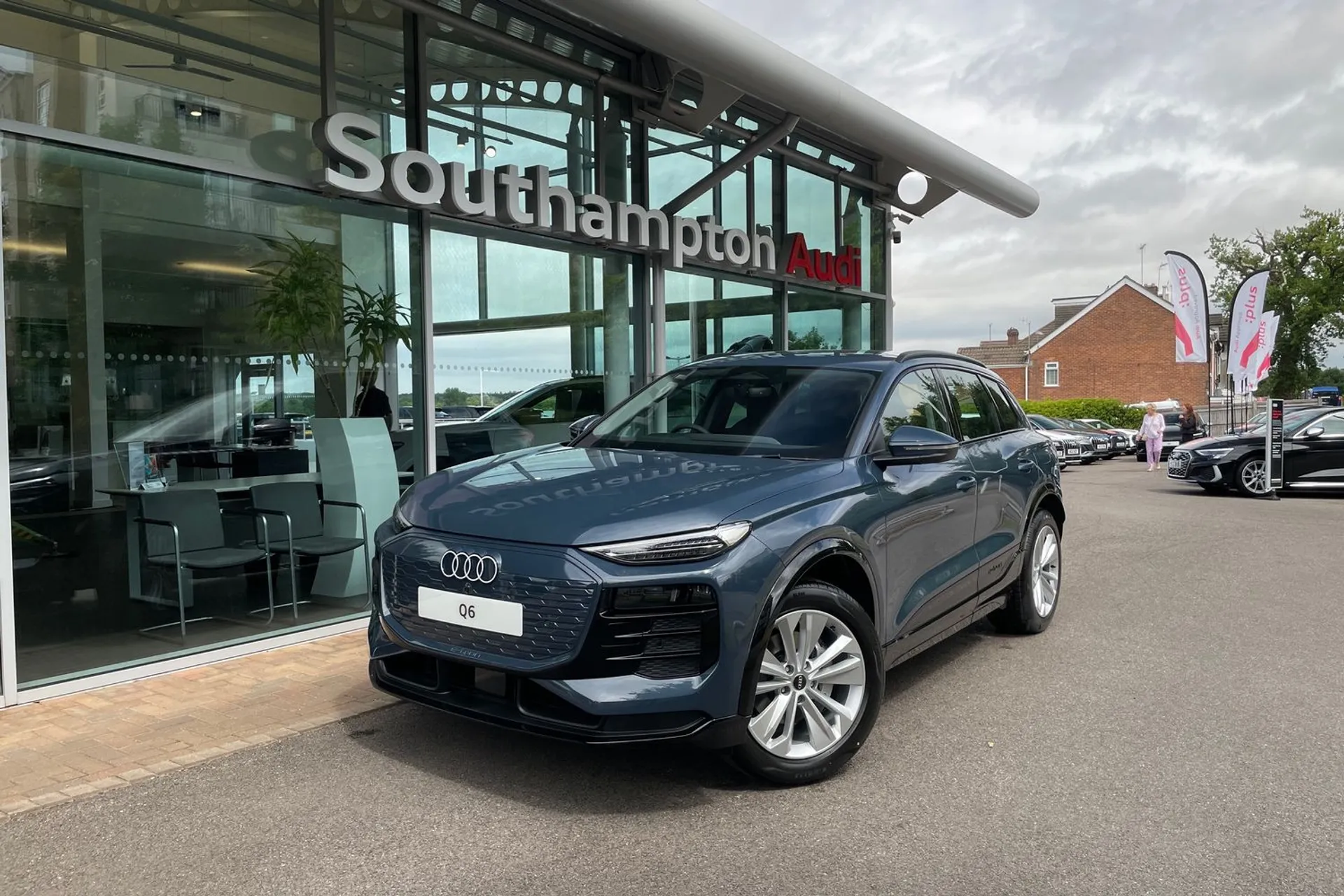 Audi Q6 e-tron thumbnail image number 9
