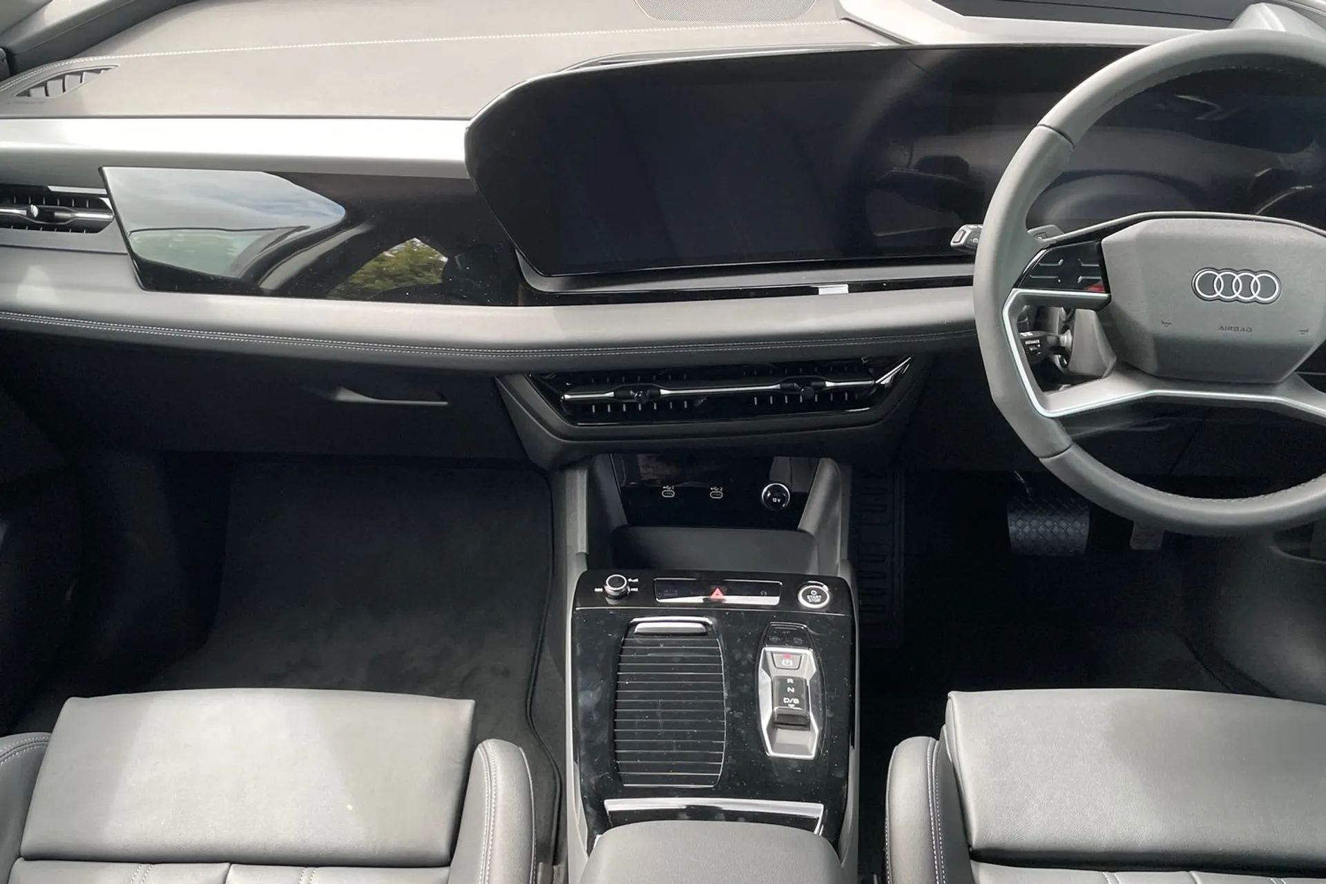 Audi Q6 e-tron thumbnail image number 34
