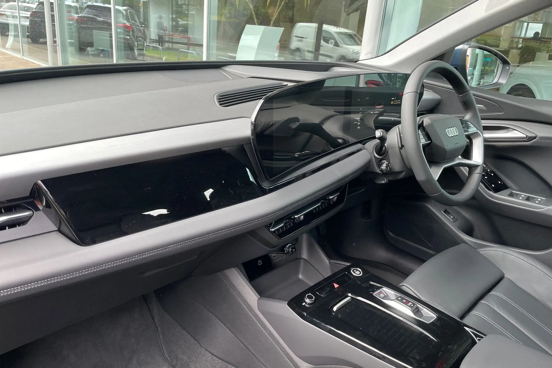 Audi Q6 e-tron thumbnail image number 26