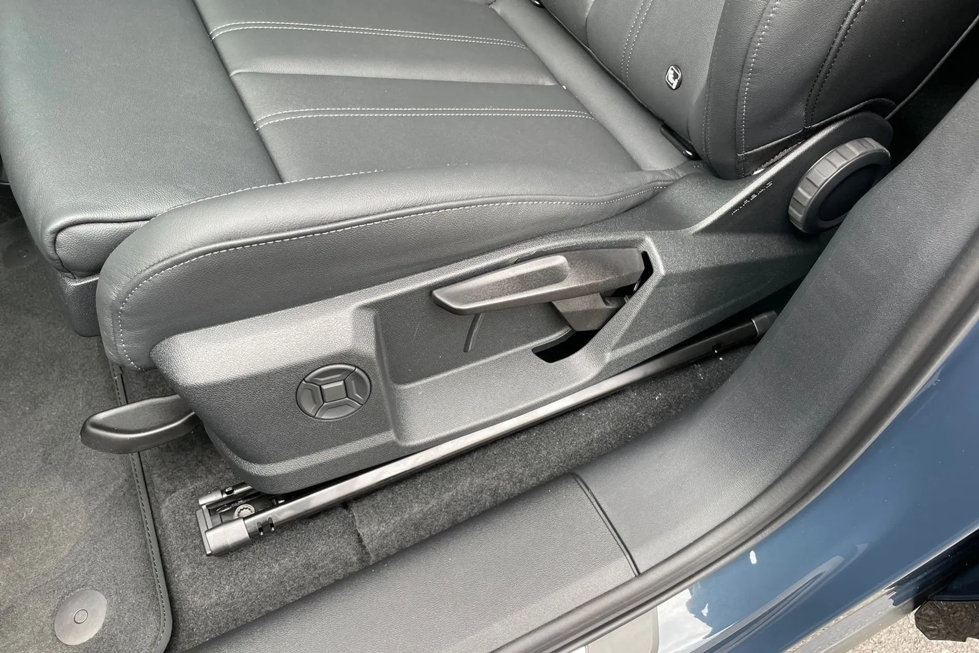 Audi Q6 e-tron thumbnail image number 28