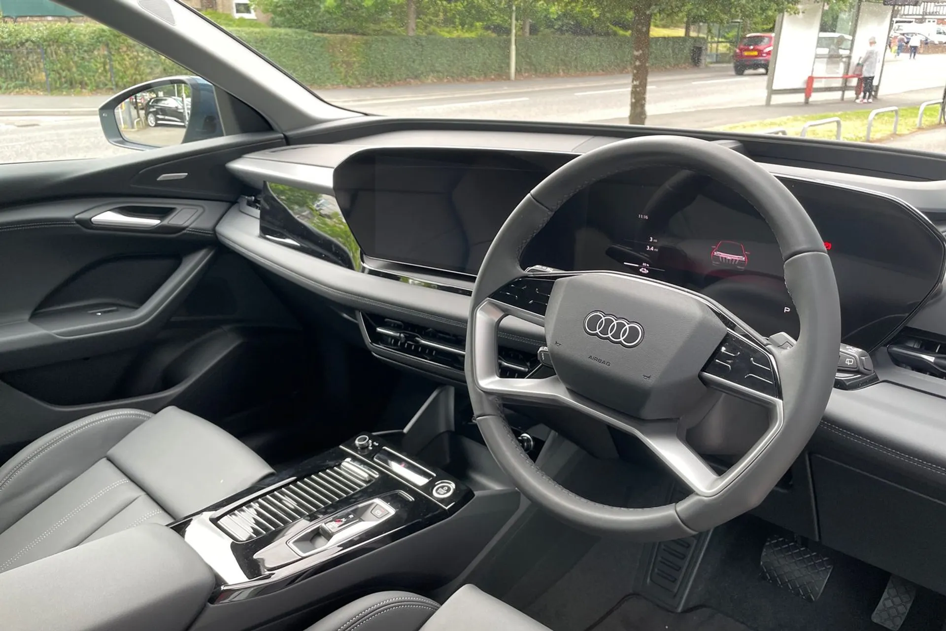 Audi Q6 e-tron thumbnail image number 25