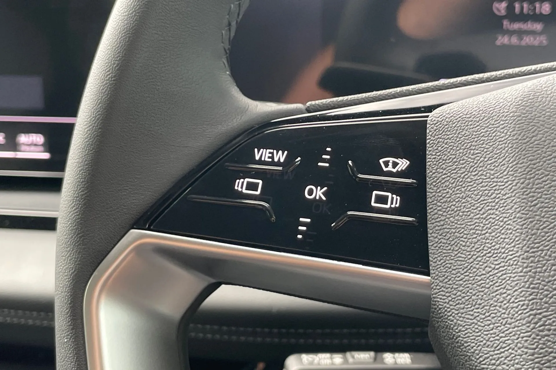 Audi Q6 e-tron thumbnail image number 35