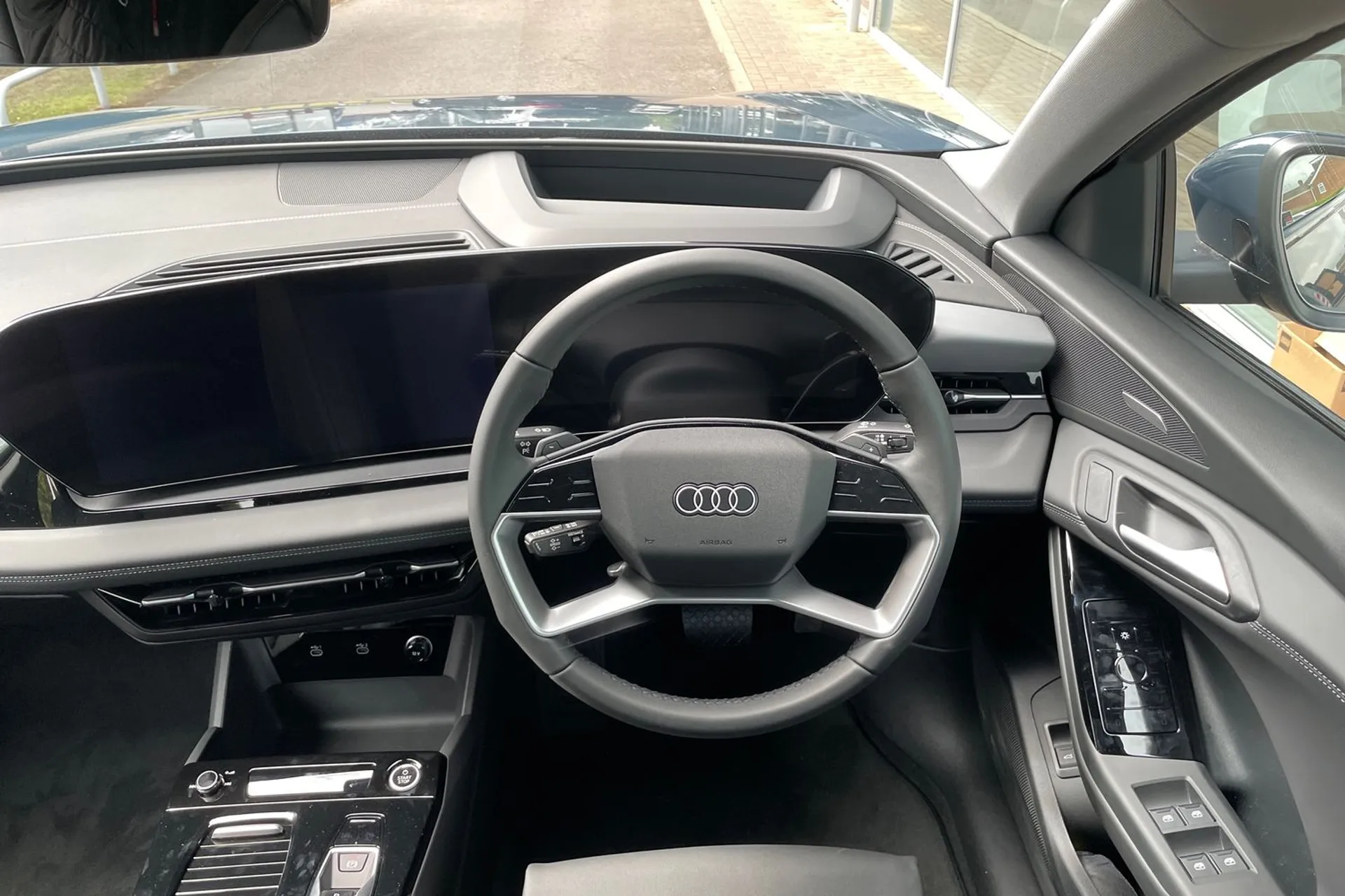 Audi Q6 e-tron thumbnail image number 33