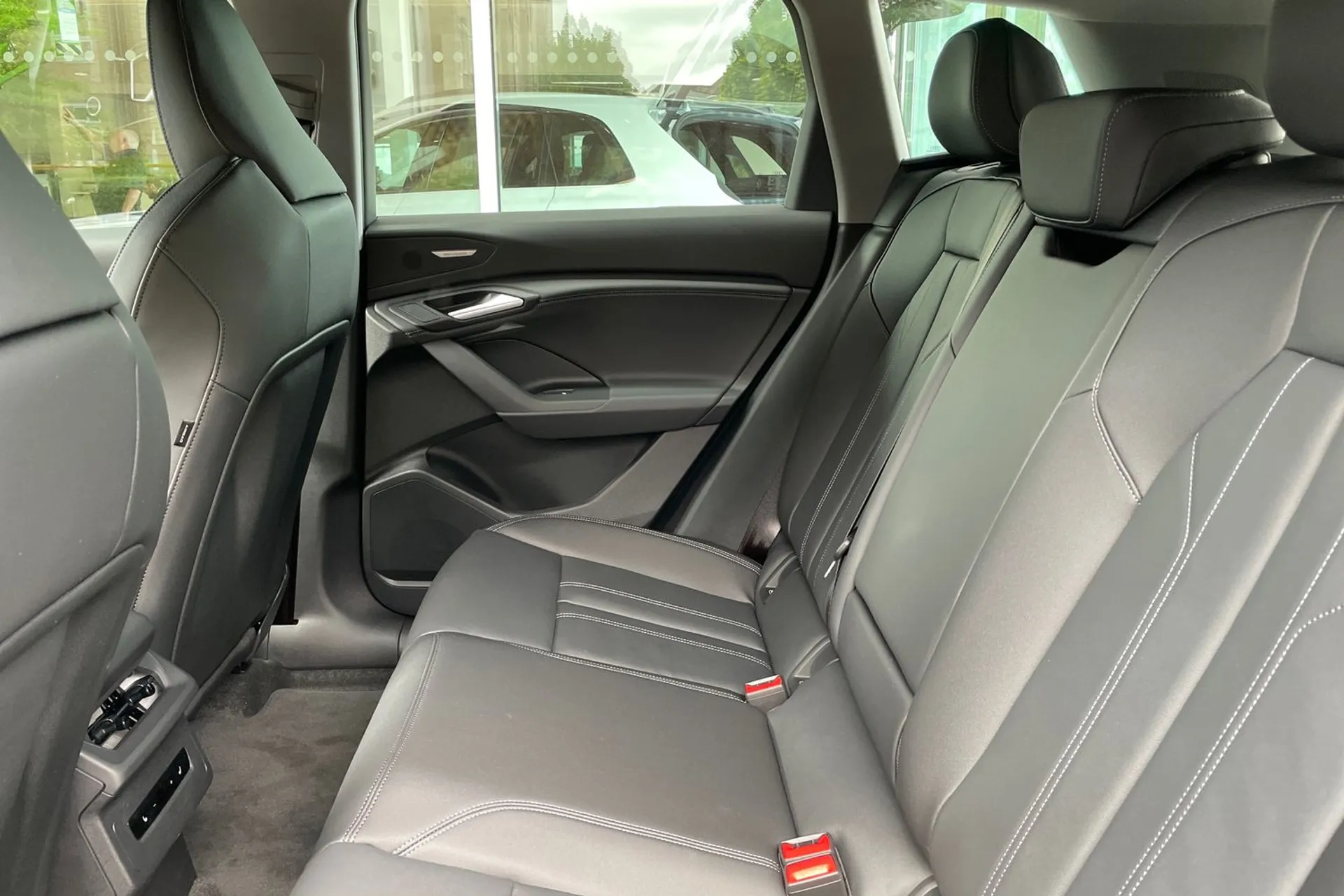 Audi Q6 e-tron thumbnail image number 29