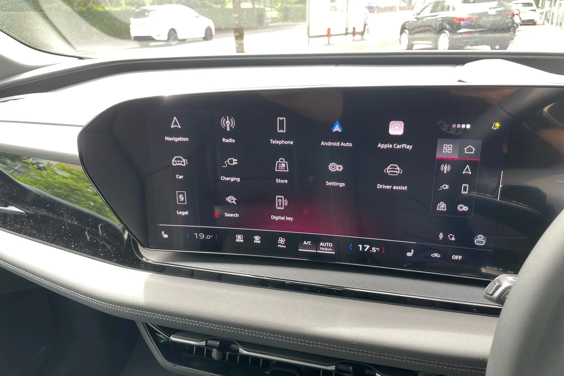 Audi Q6 e-tron thumbnail image number 37