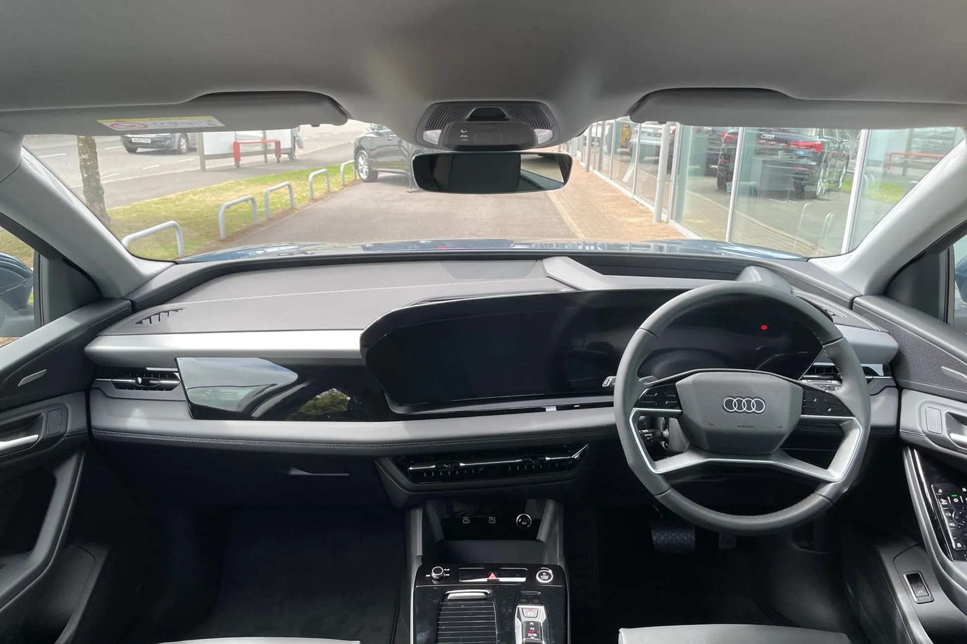 Audi Q6 e-tron thumbnail image number 3