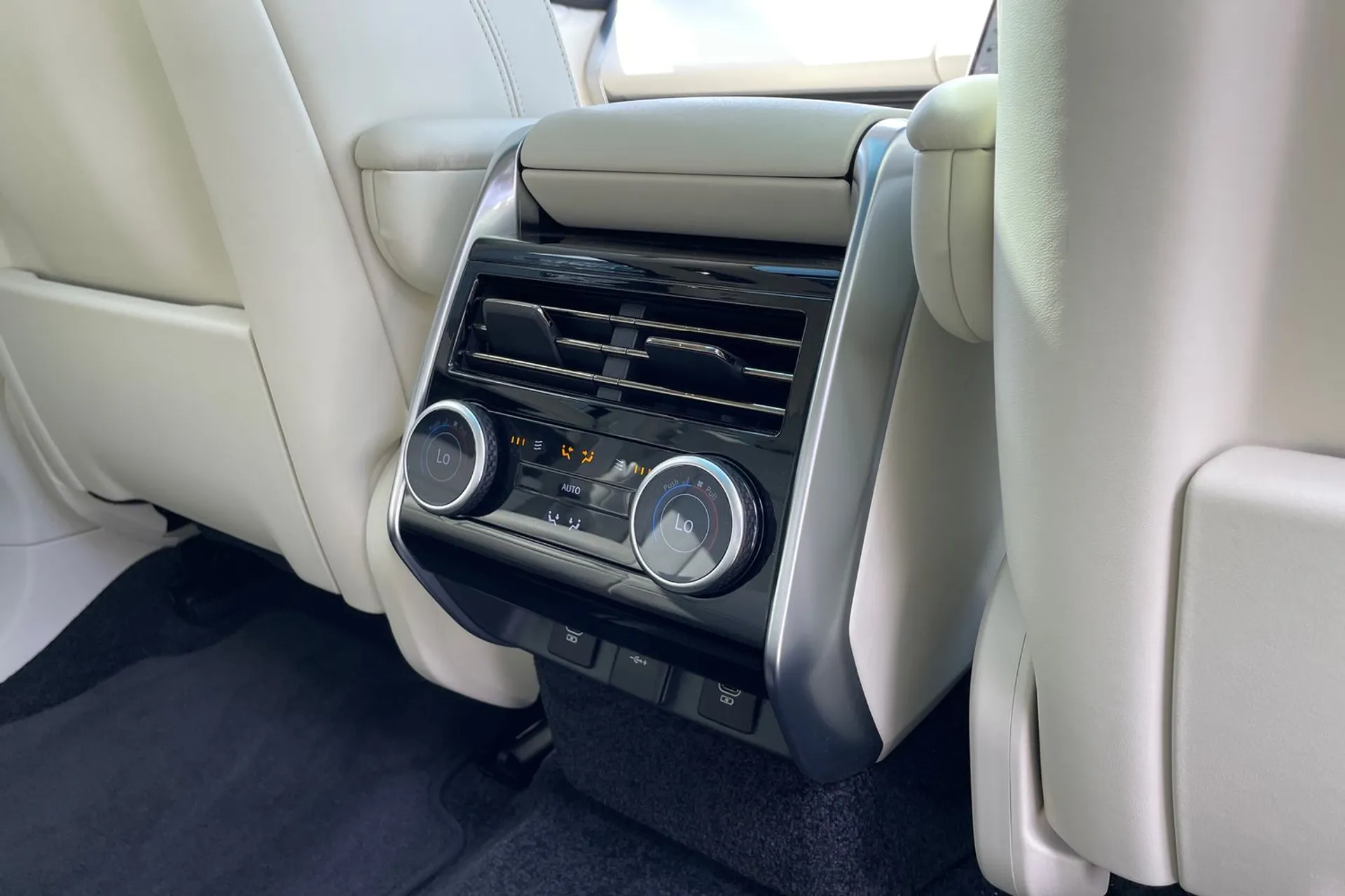 LAND ROVER RANGE ROVER thumbnail image number 39