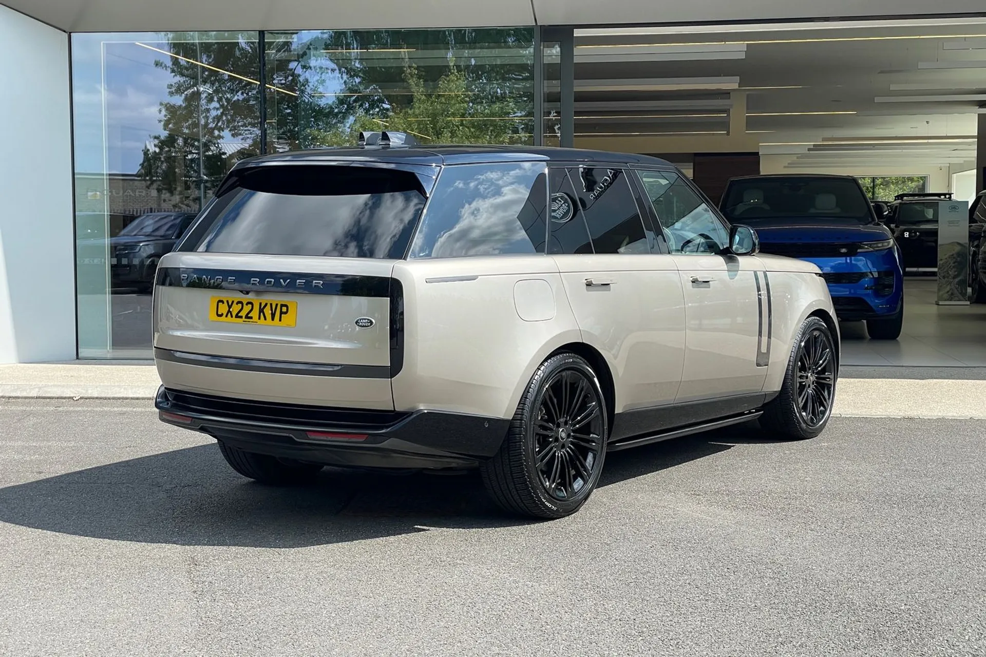 LAND ROVER RANGE ROVER thumbnail image number 7