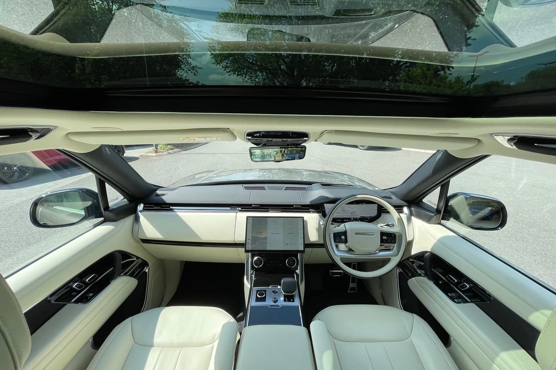 LAND ROVER RANGE ROVER thumbnail image number 3