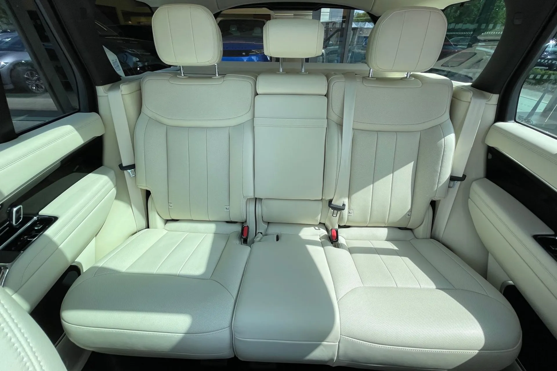 LAND ROVER RANGE ROVER thumbnail image number 11
