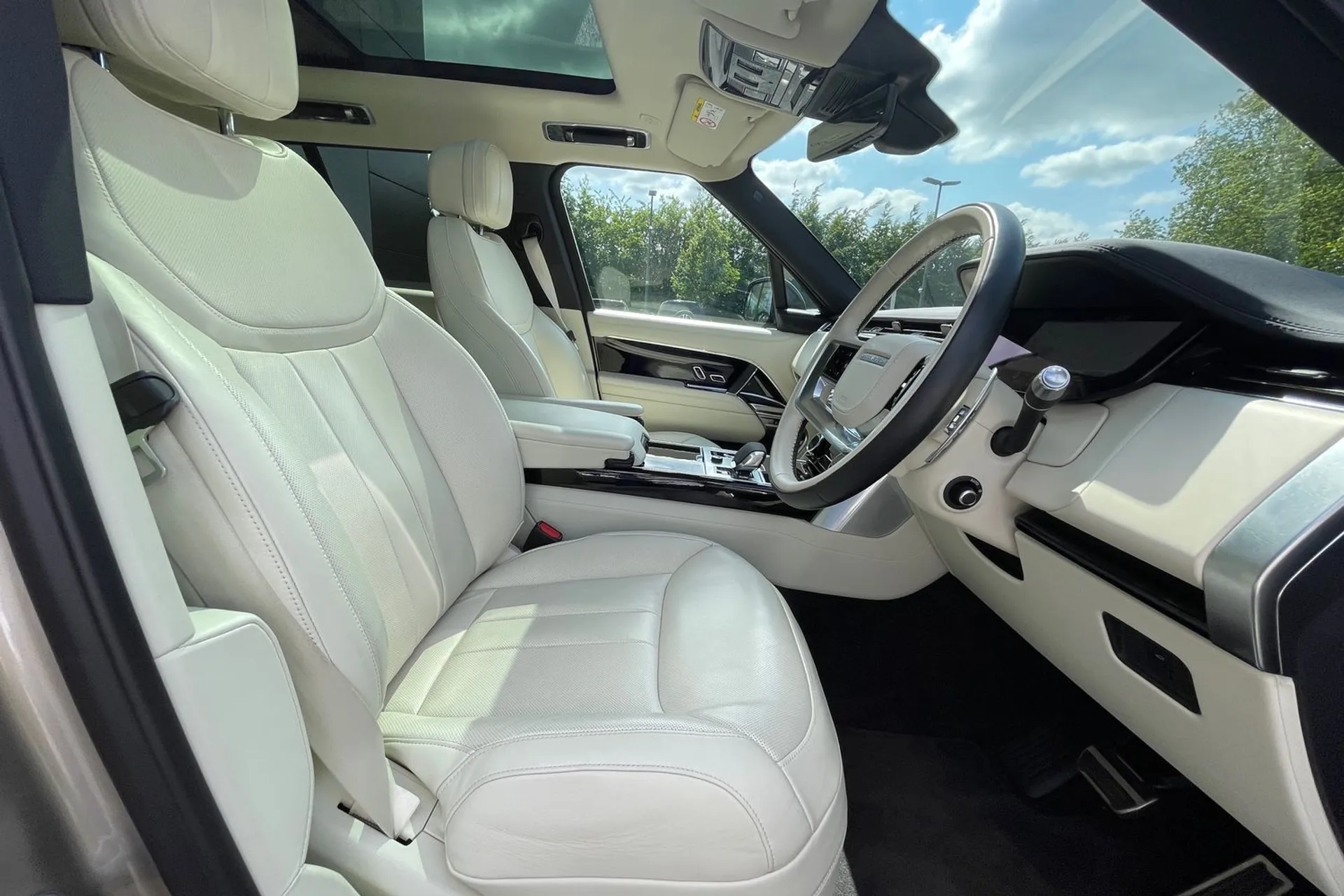 LAND ROVER RANGE ROVER thumbnail image number 9