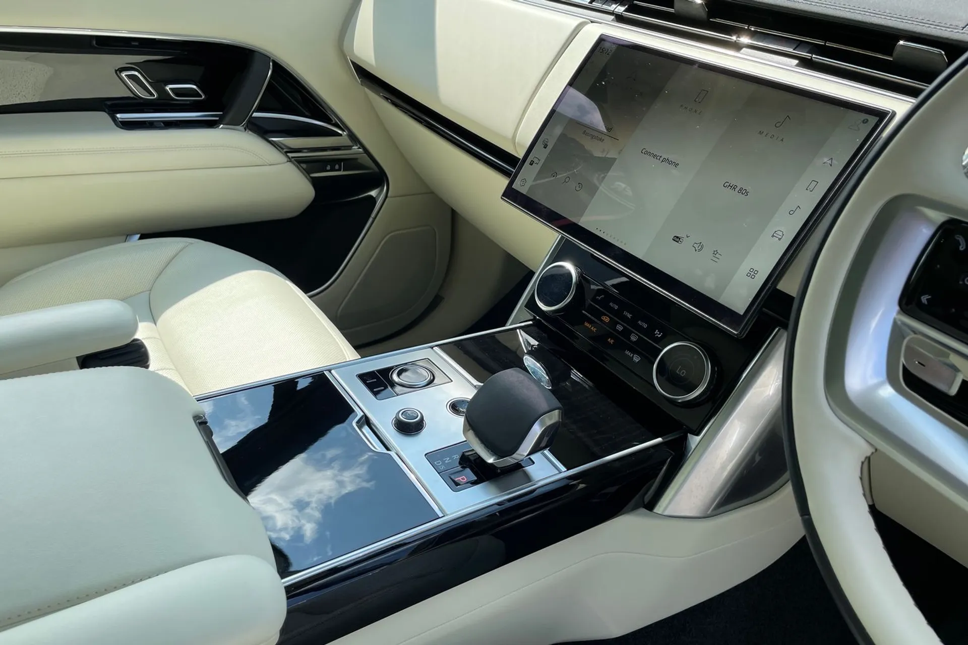 LAND ROVER RANGE ROVER thumbnail image number 19