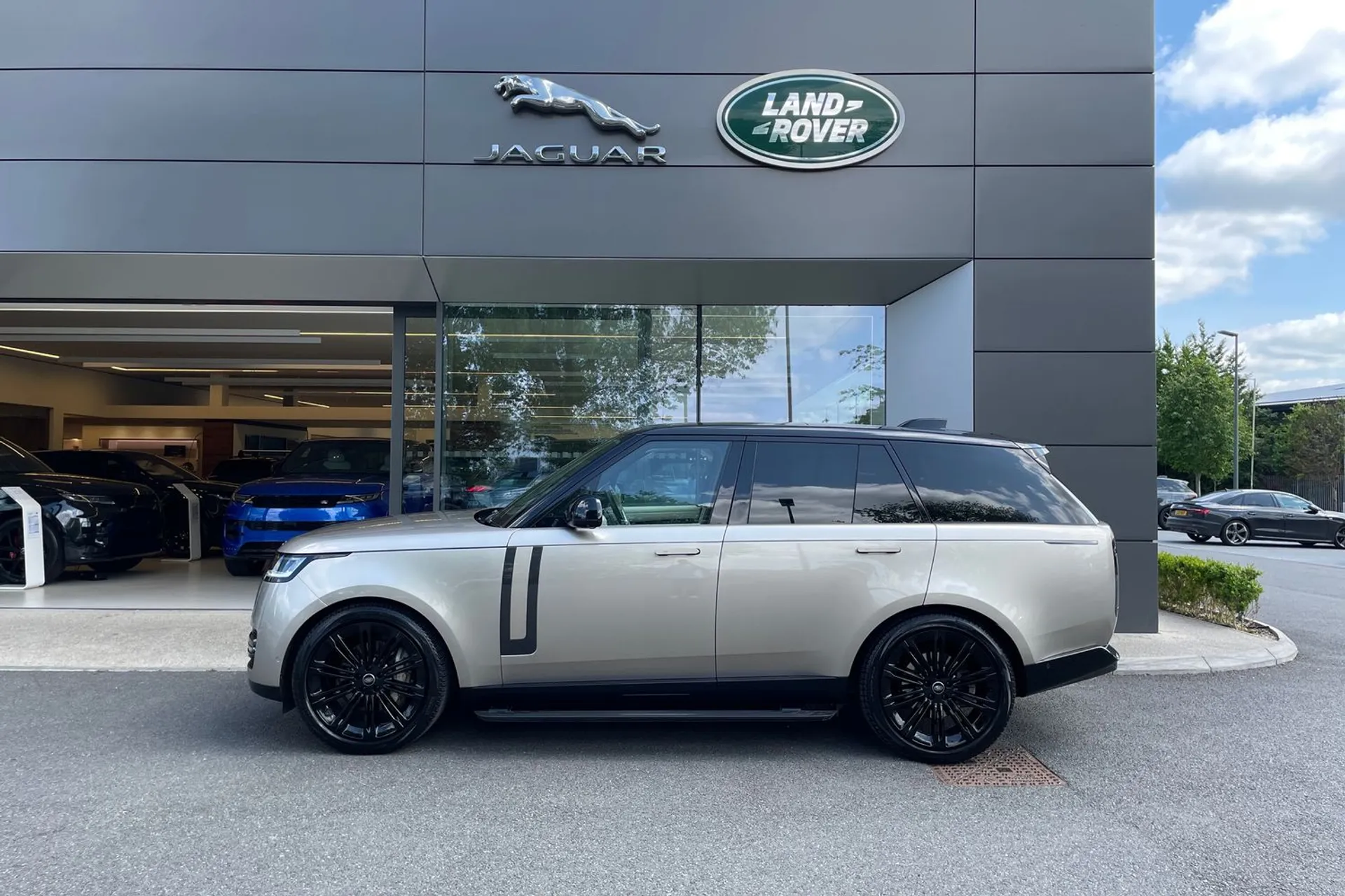 LAND ROVER RANGE ROVER thumbnail image number 28