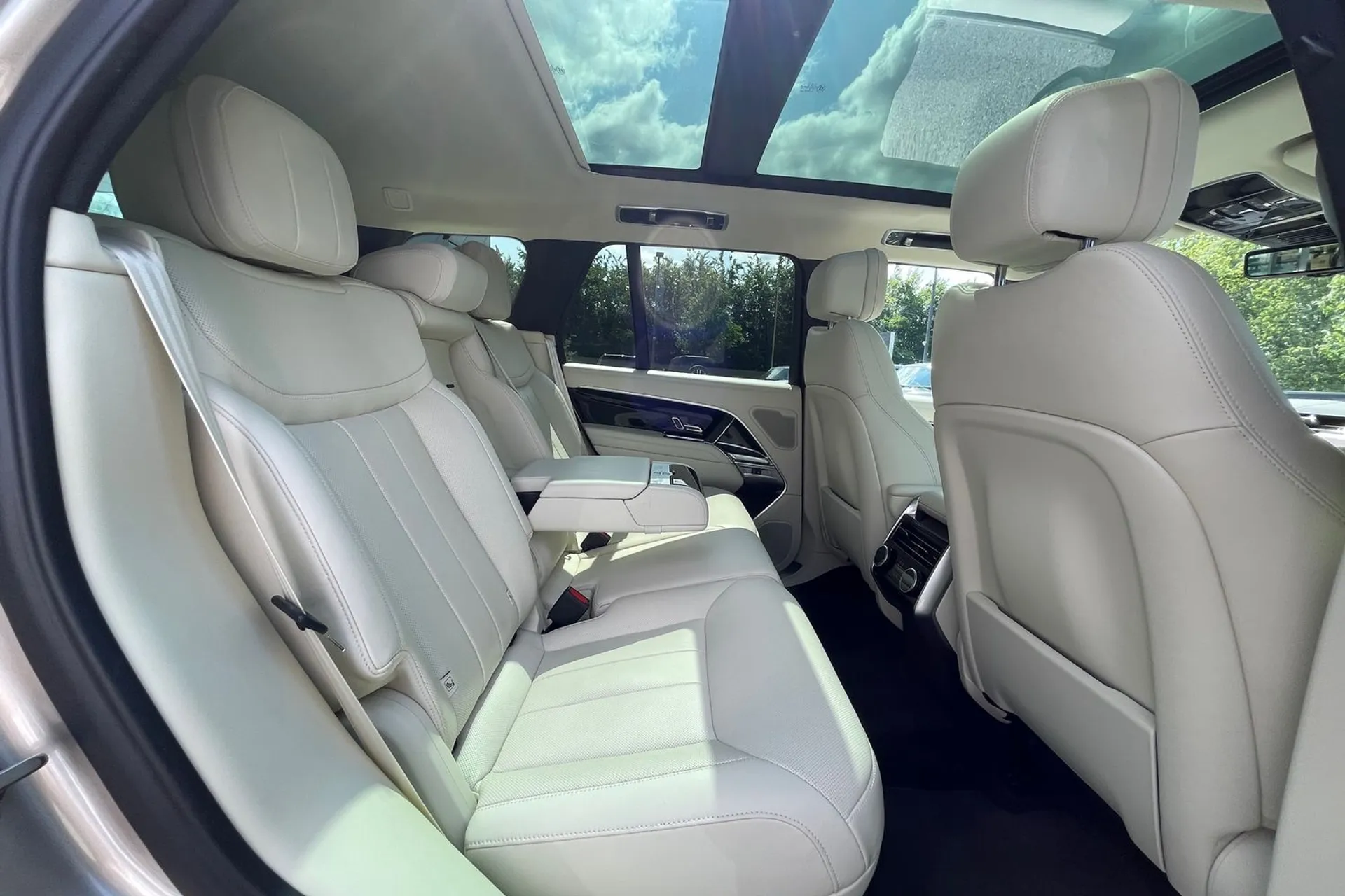 LAND ROVER RANGE ROVER thumbnail image number 46