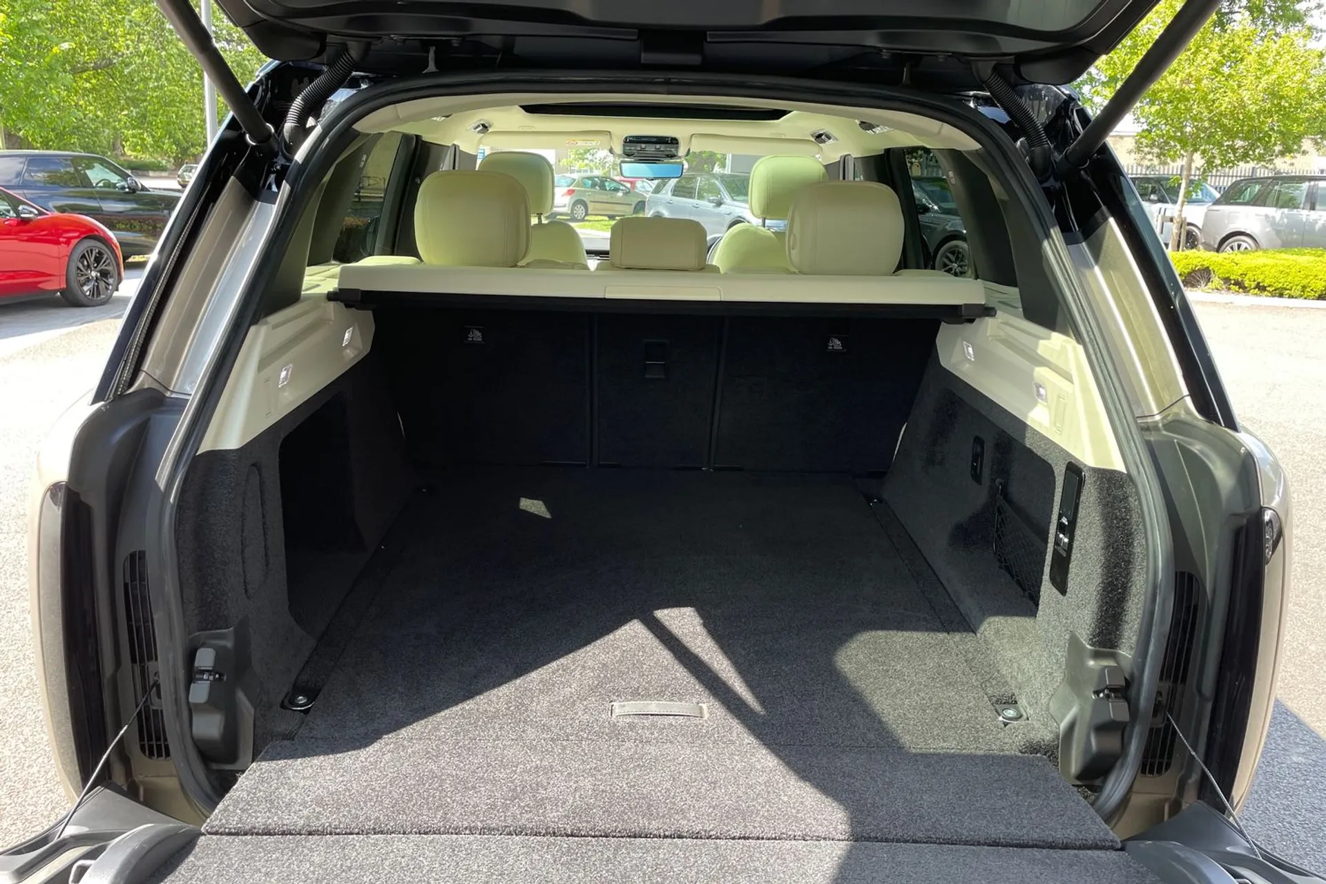 LAND ROVER RANGE ROVER thumbnail image number 45