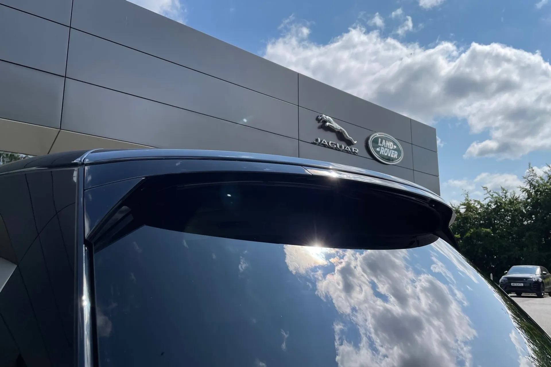 LAND ROVER RANGE ROVER thumbnail image number 34