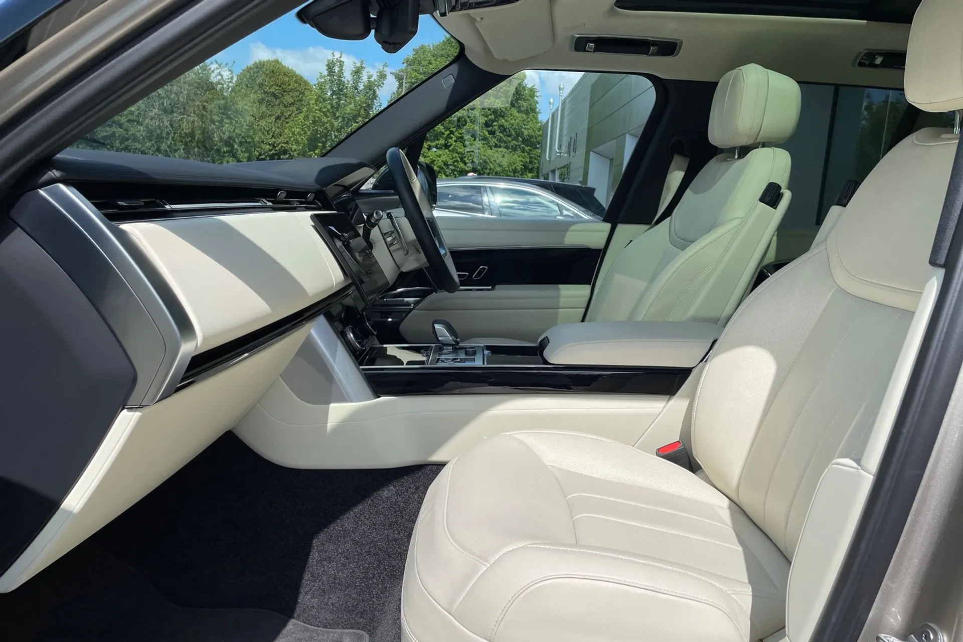 LAND ROVER RANGE ROVER thumbnail image number 10