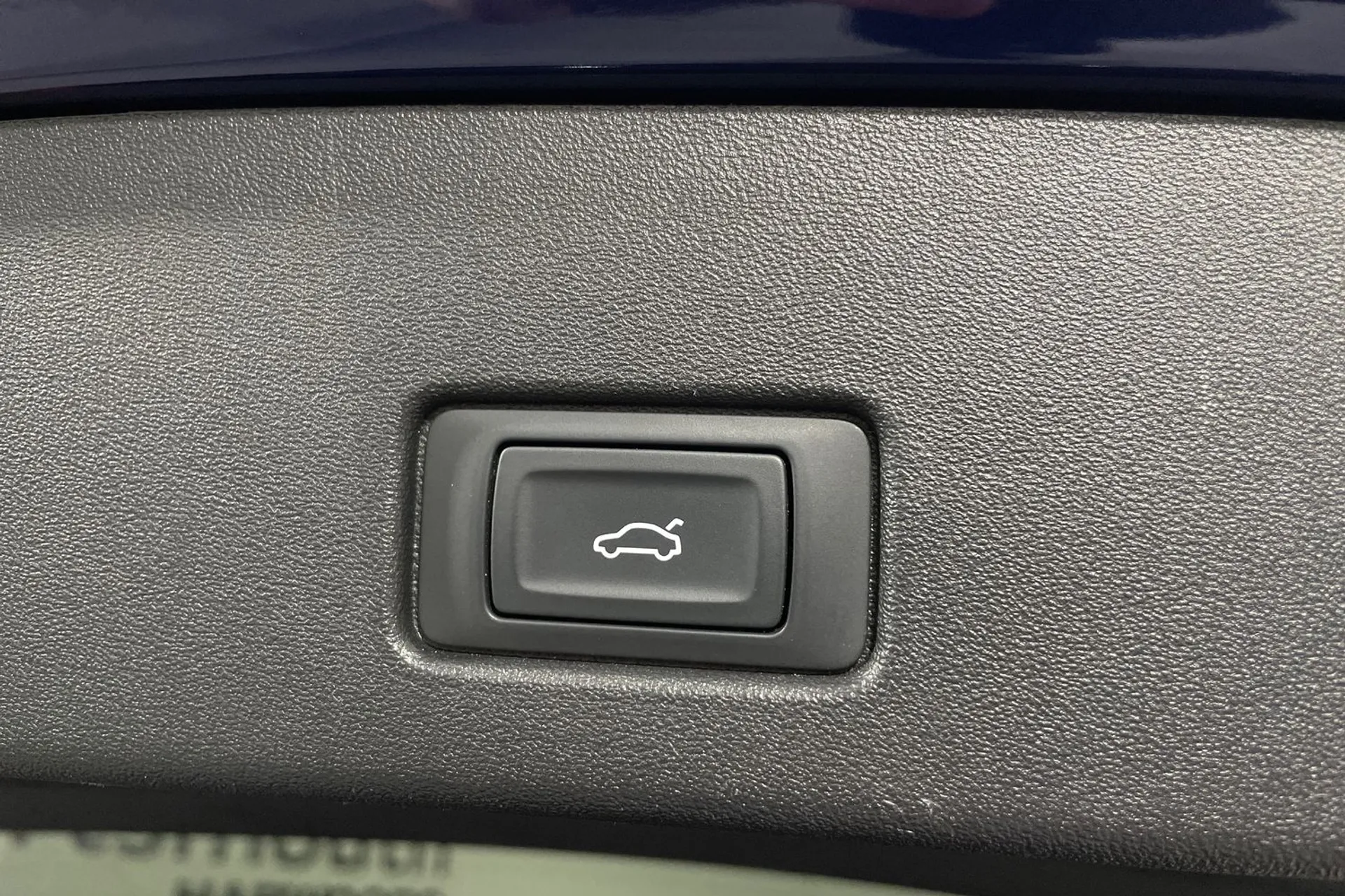 Audi Q4 thumbnail image number 18