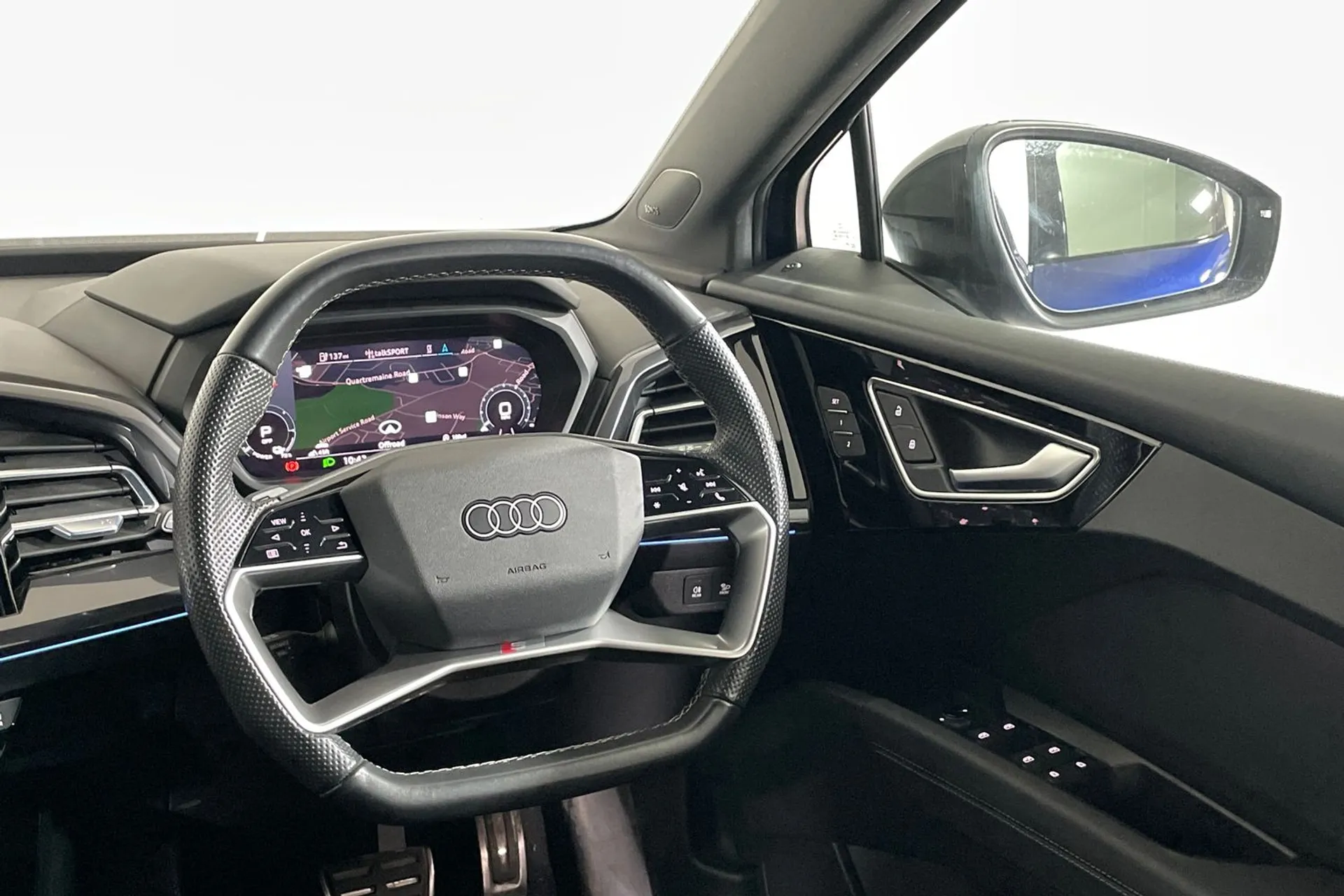Audi Q4 thumbnail image number 36