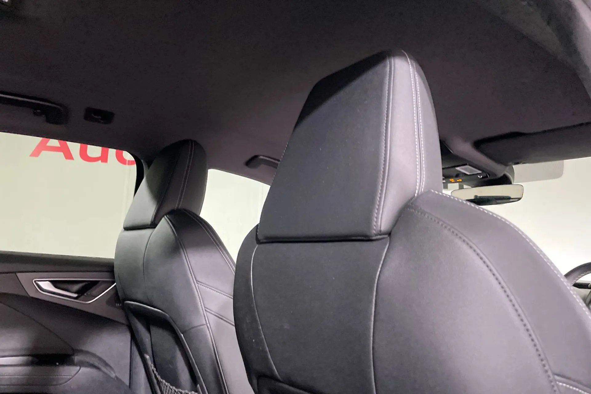 Audi Q4 thumbnail image number 22
