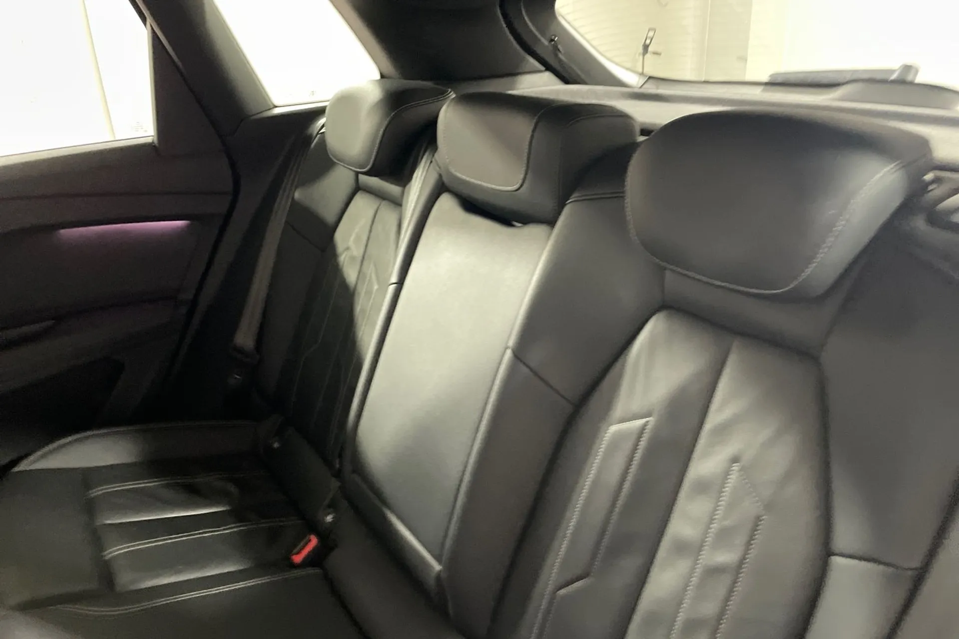 Audi Q4 thumbnail image number 31