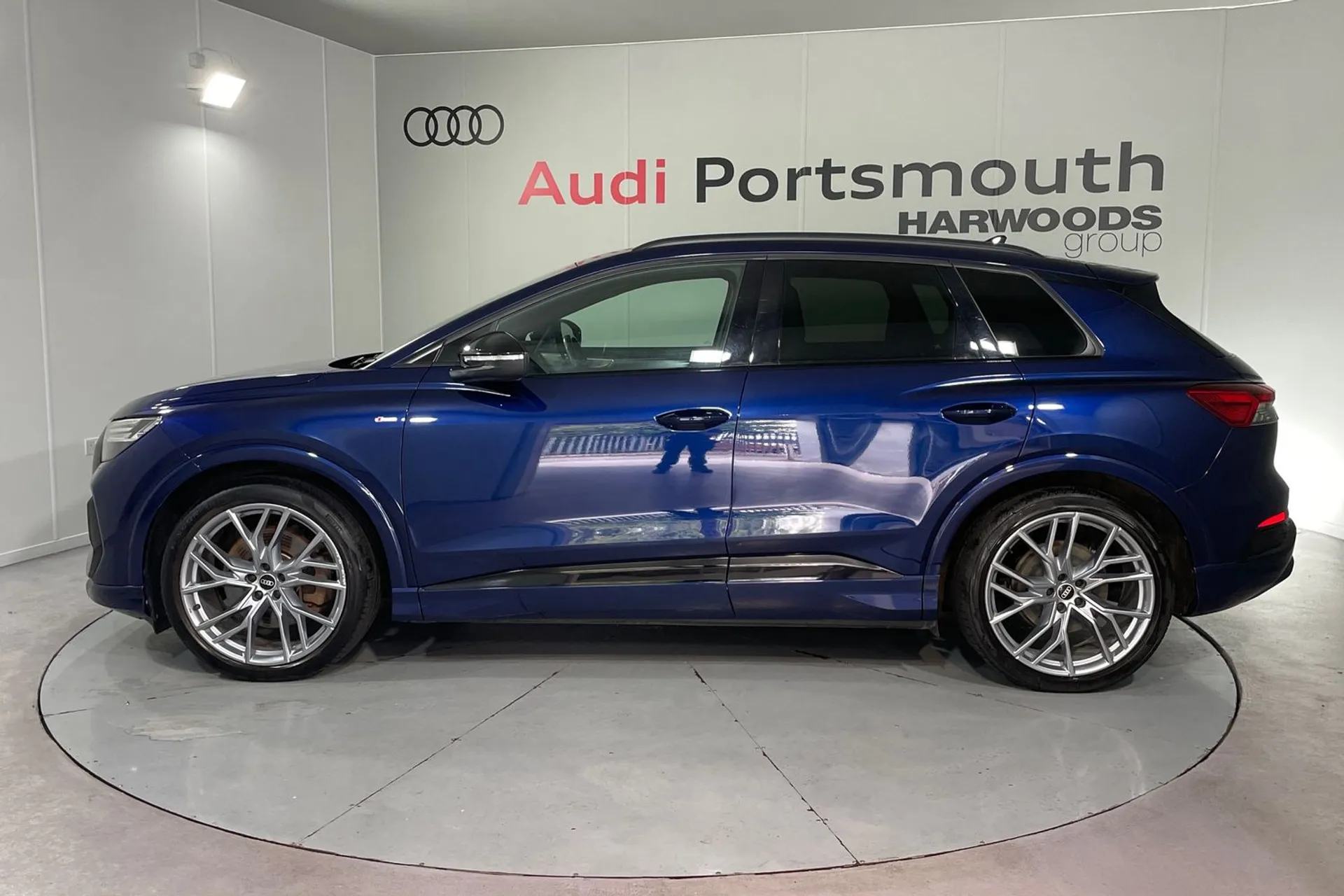 Audi Q4 thumbnail image number 10