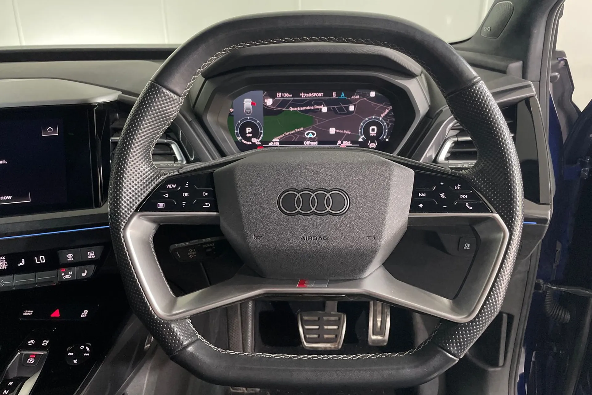 Audi Q4 thumbnail image number 37